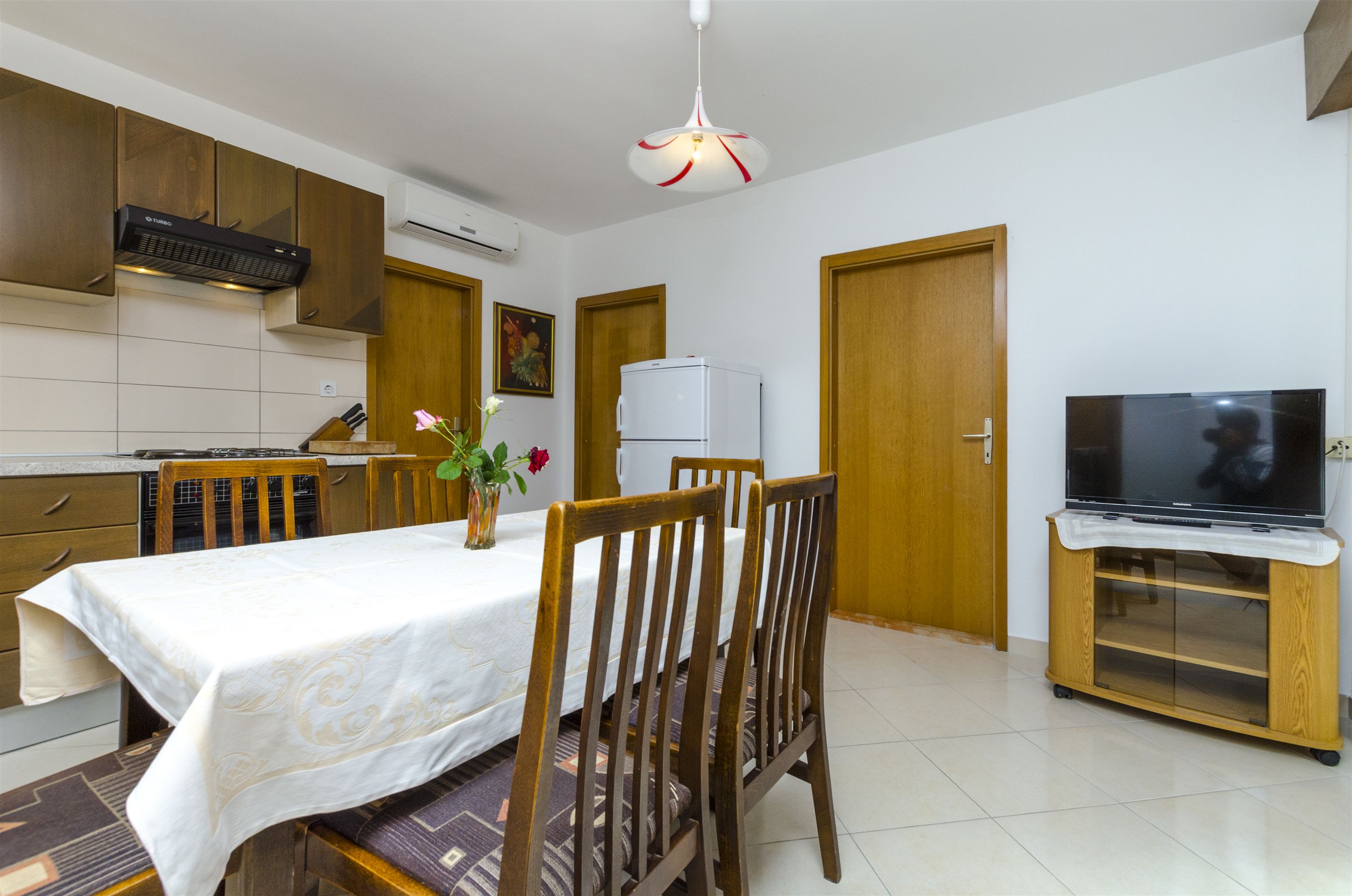 Apartments Karmela 40278-A1