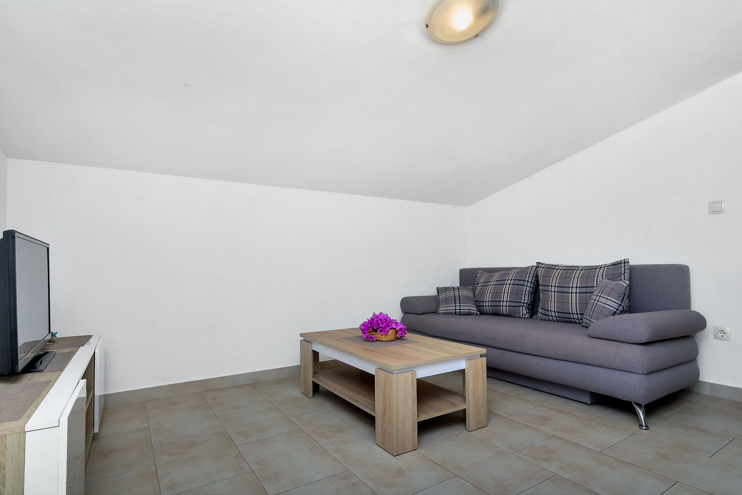 Apartments Igor 44141-A9