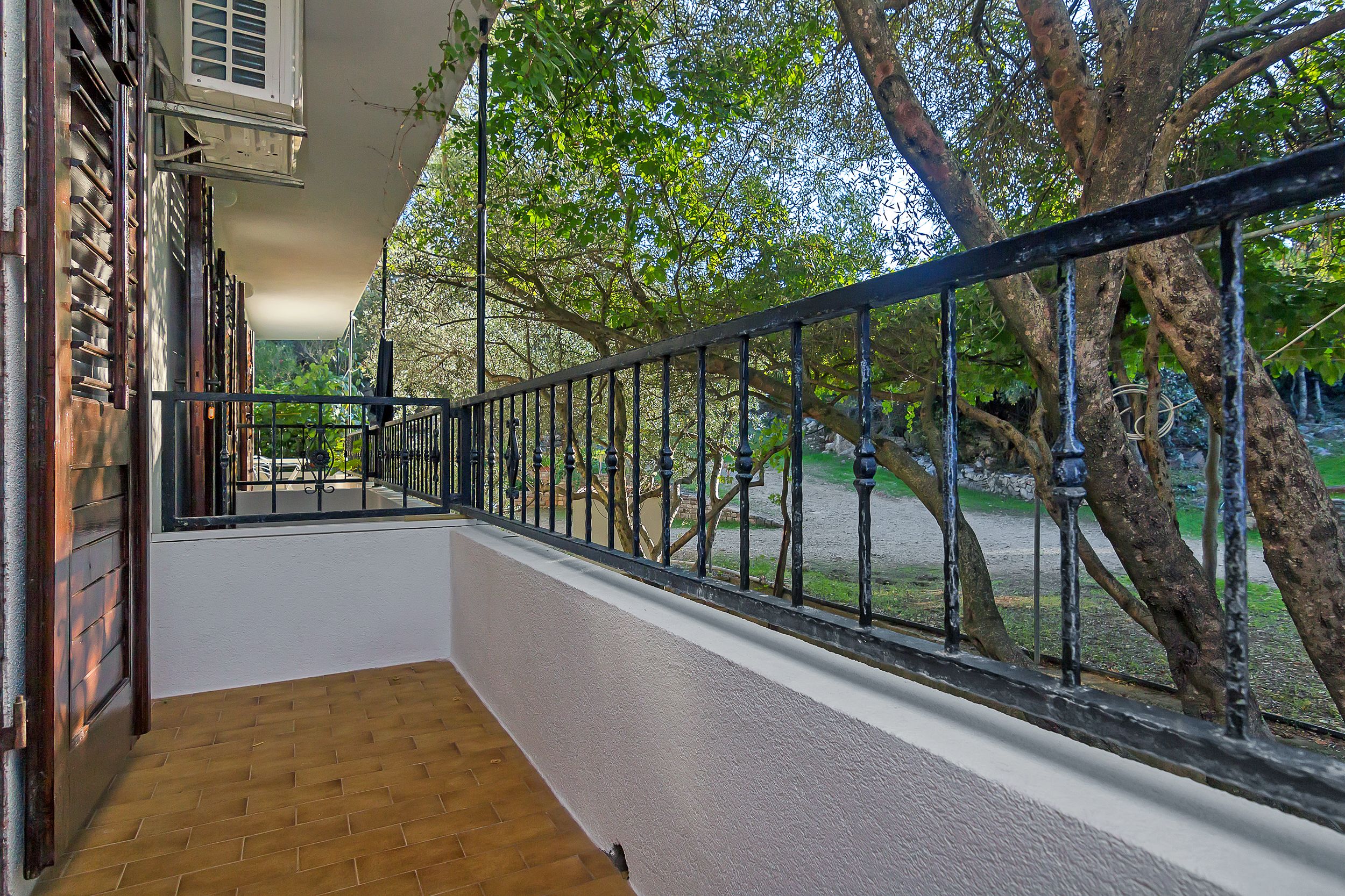 Apartment and Rooms Nikola 38301-A3