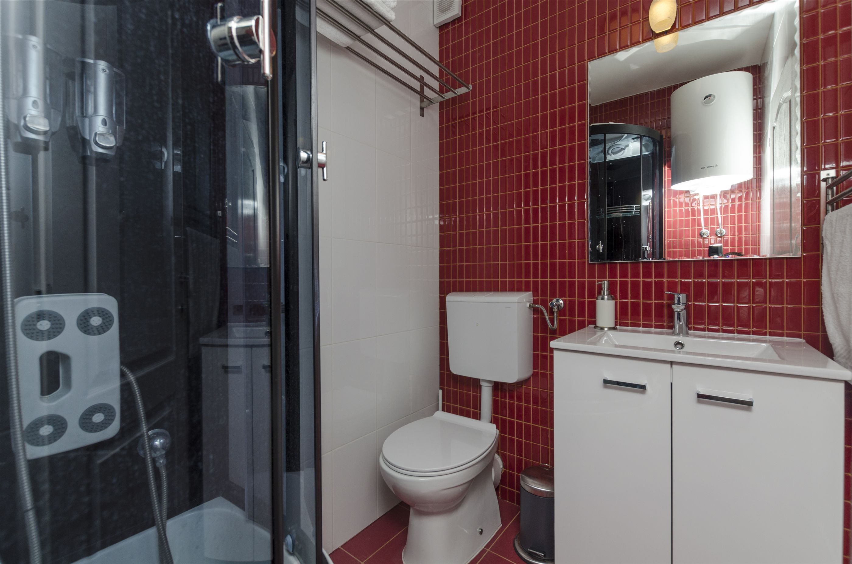 Apartments Lorenzo 26581-A2