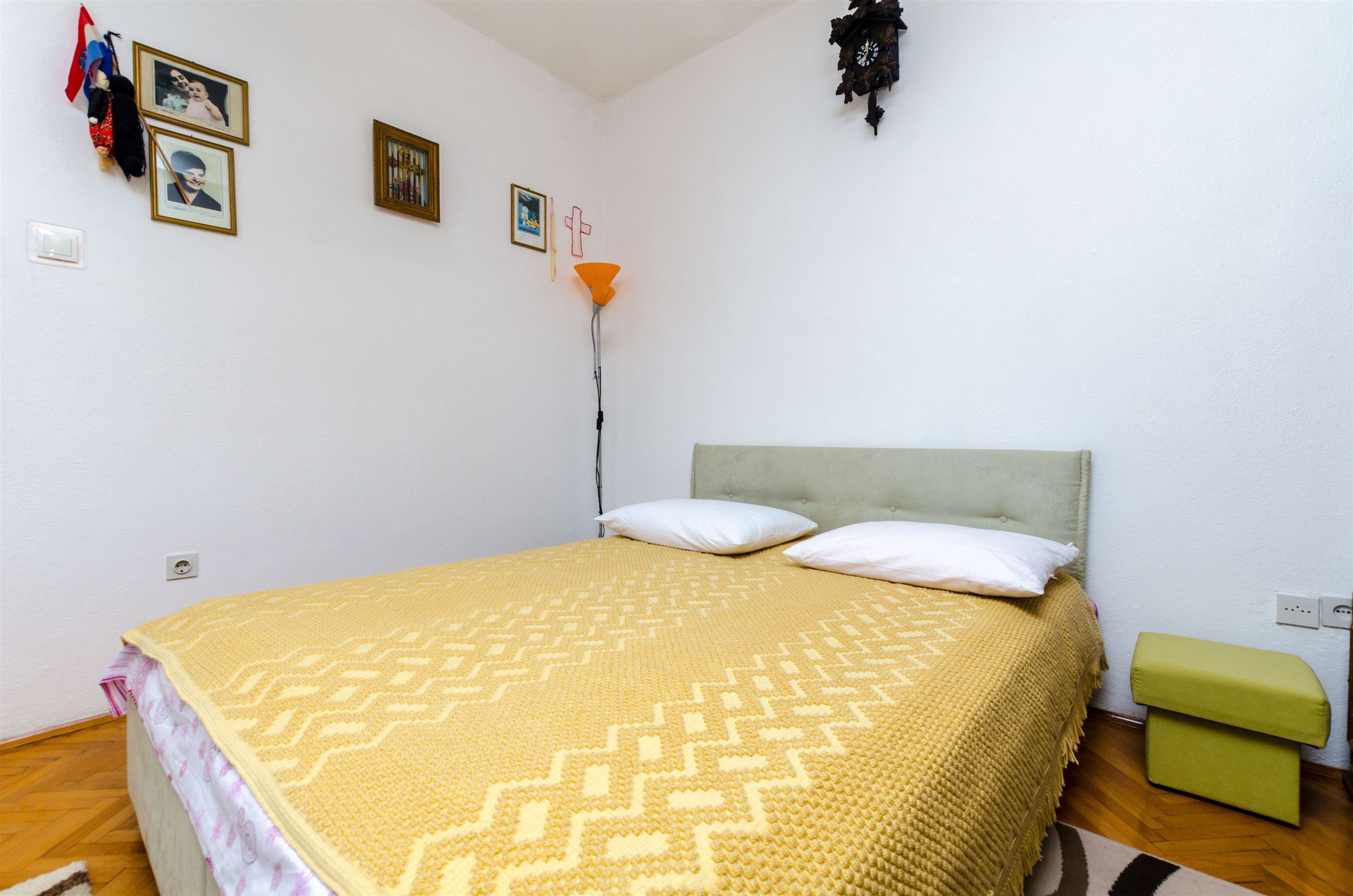 Apartments Franka 42261-A1