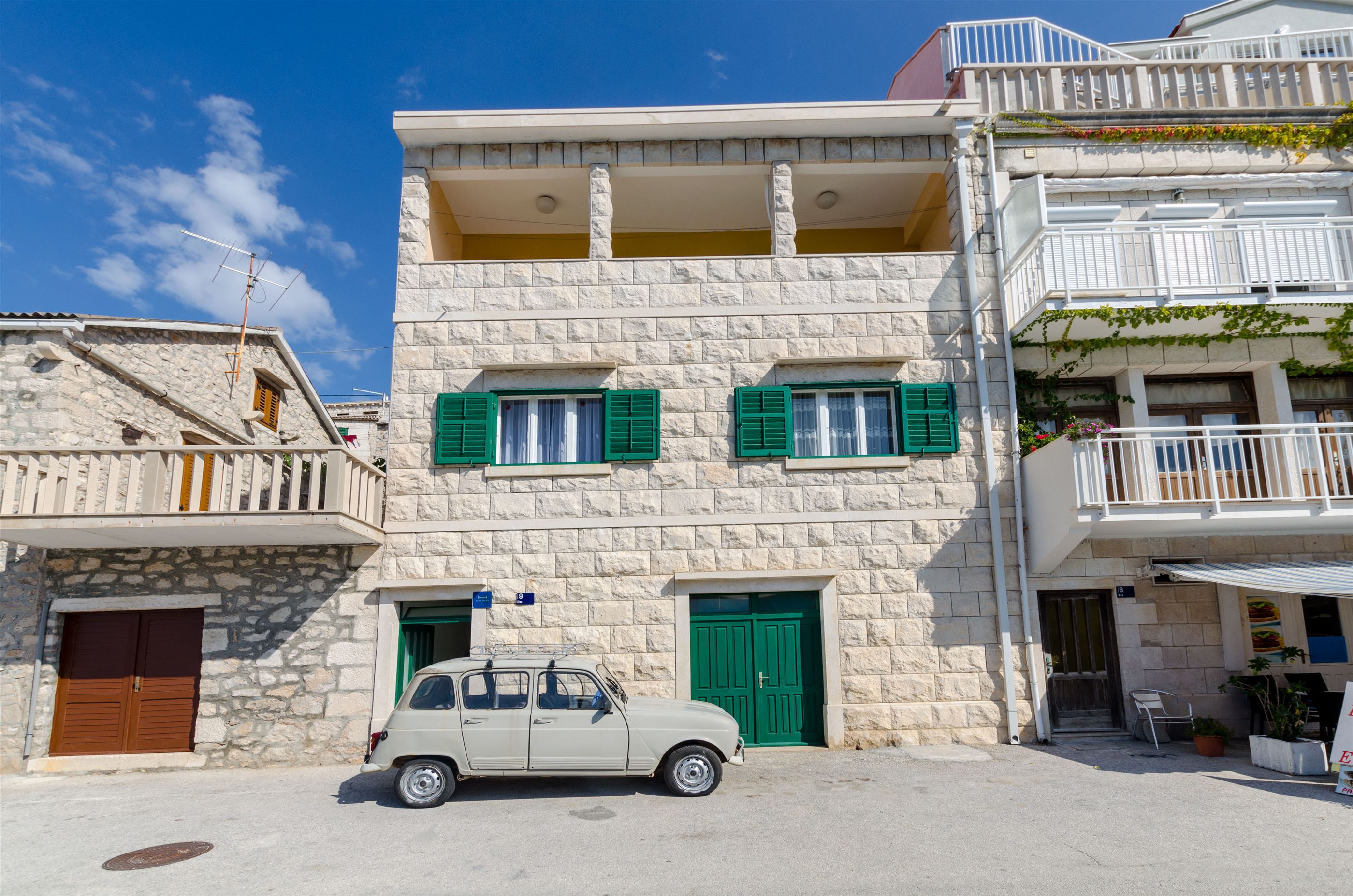 Apartments Franka 42261-A2