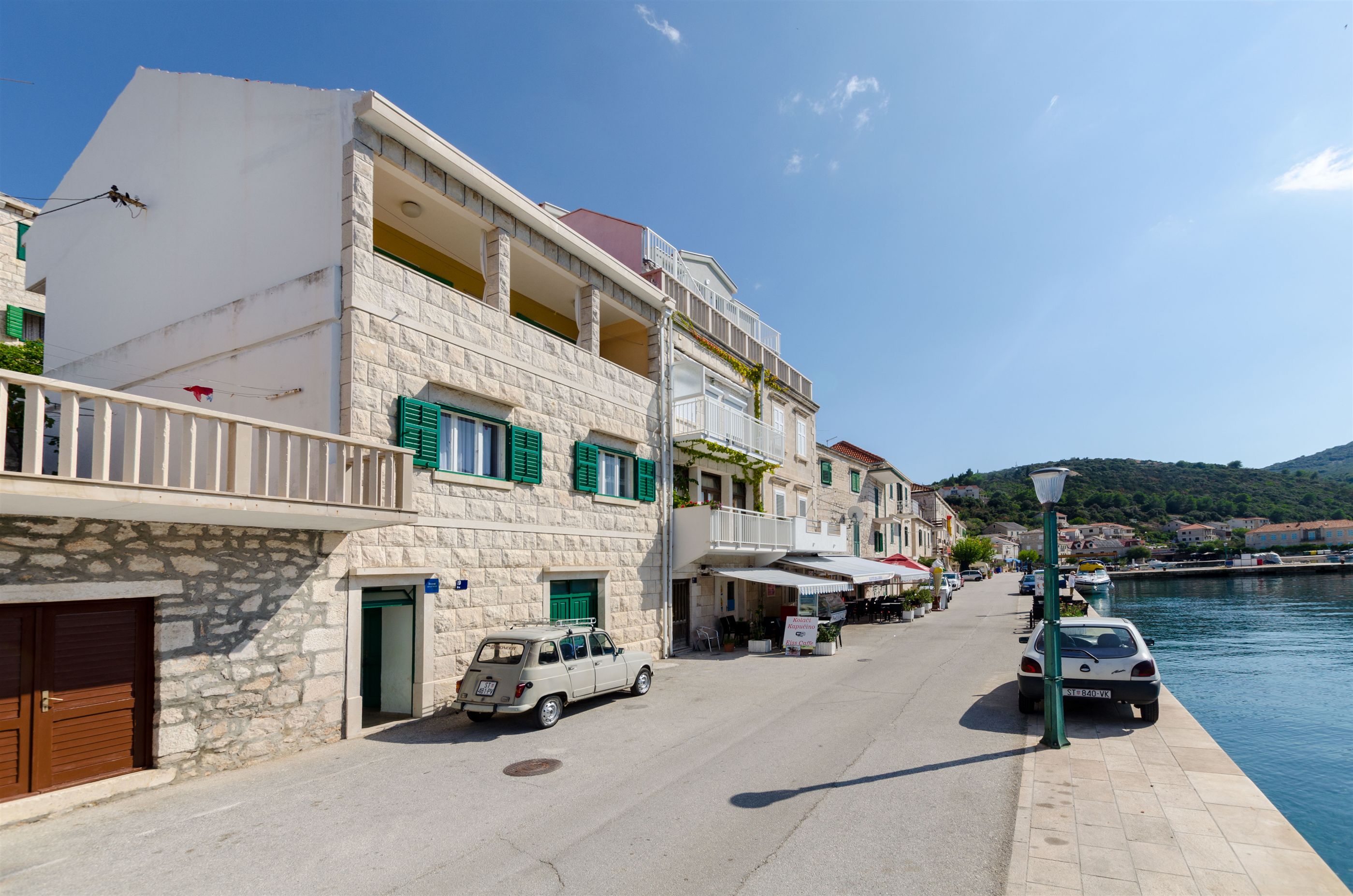 Apartments Franka 42261-A2