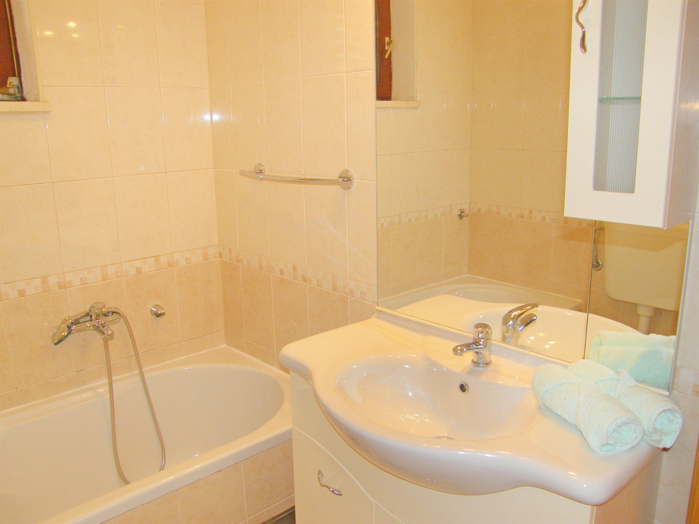 Apartments Rina 41347-A1
