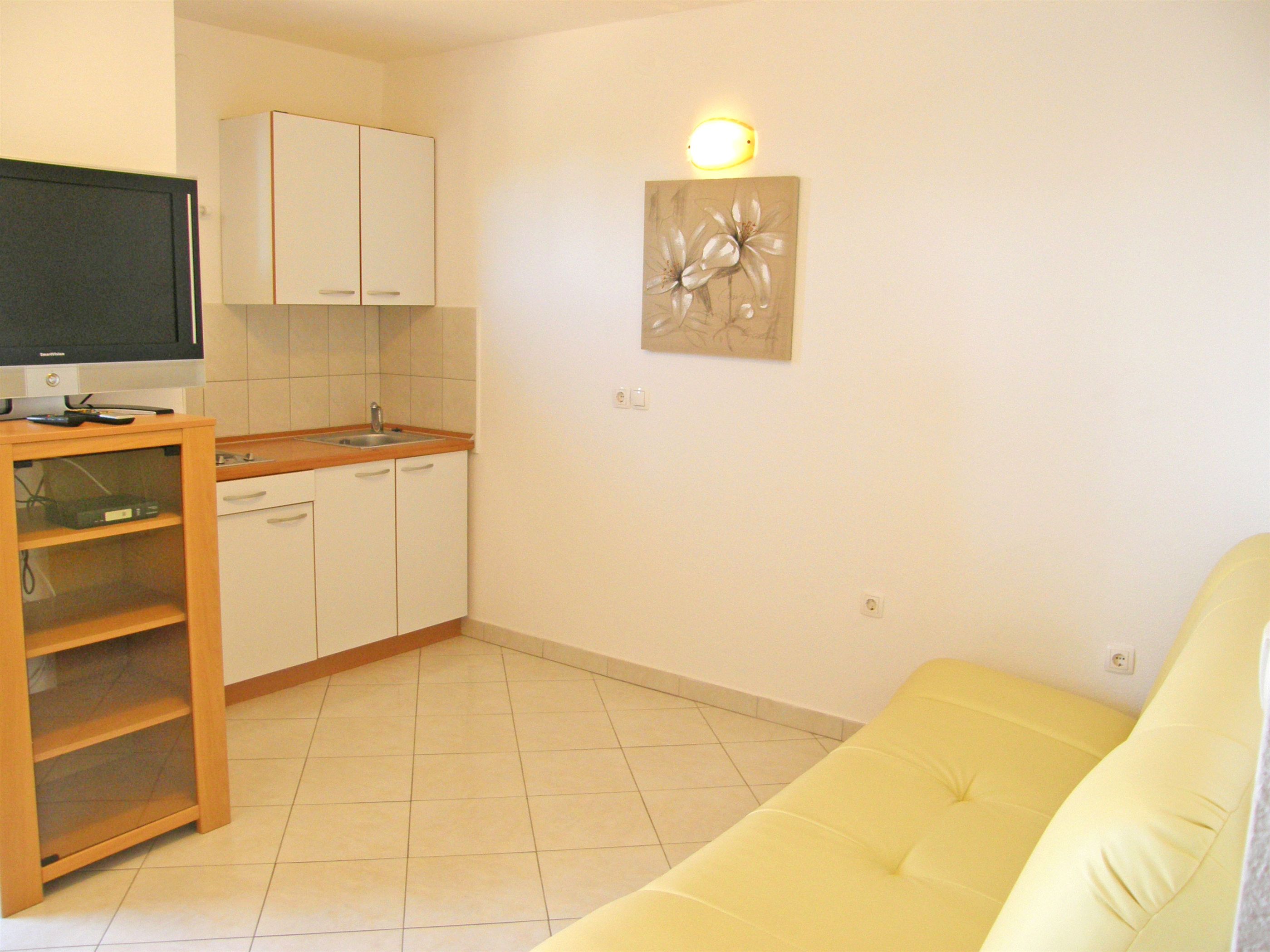 Apartments Rina 41347-A2