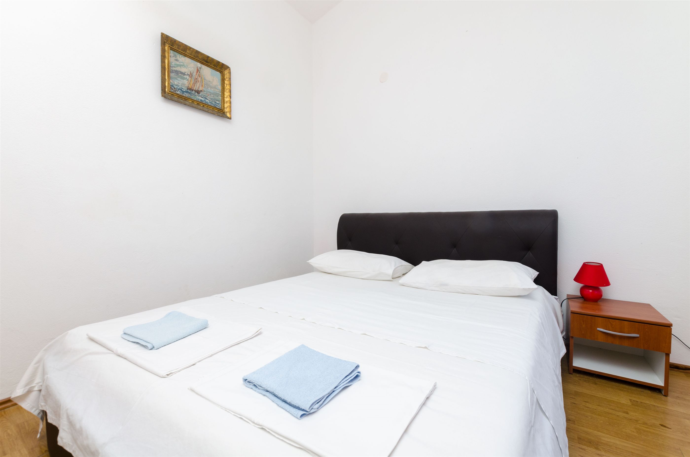 House Barbarina 38793-K1