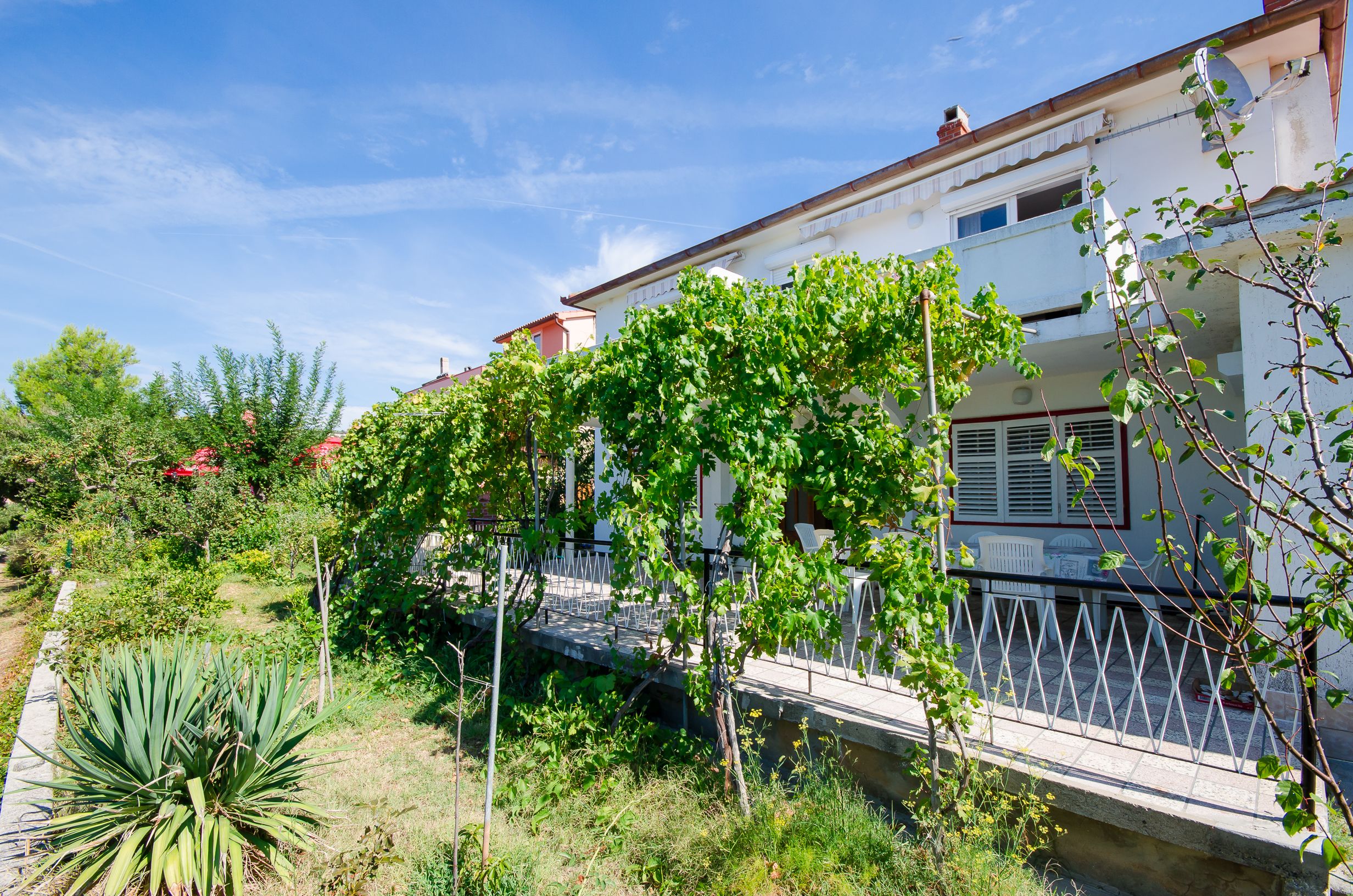 Apartments Biserka 68541-A2