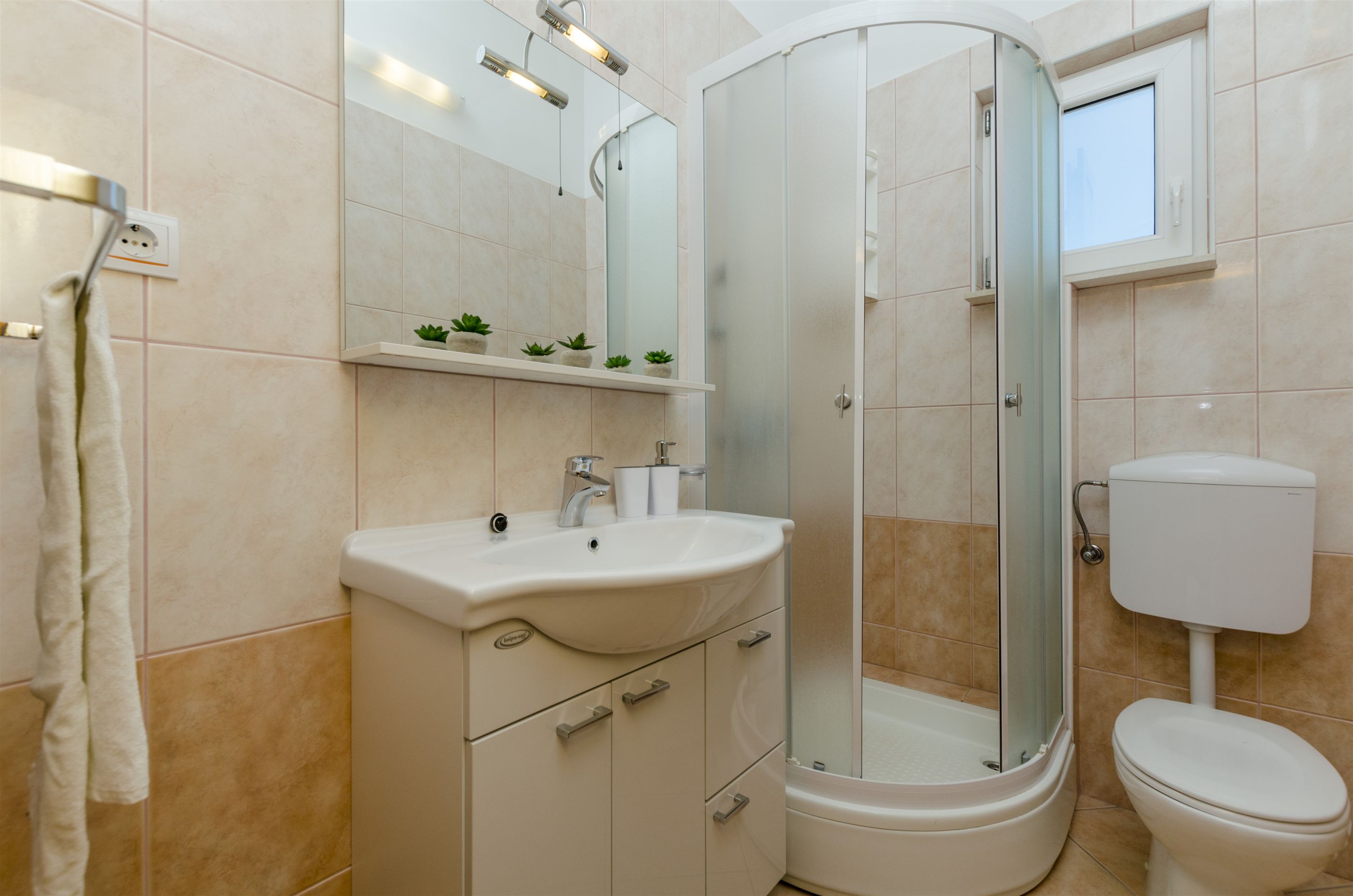 Apartments Srecko 41401-A1