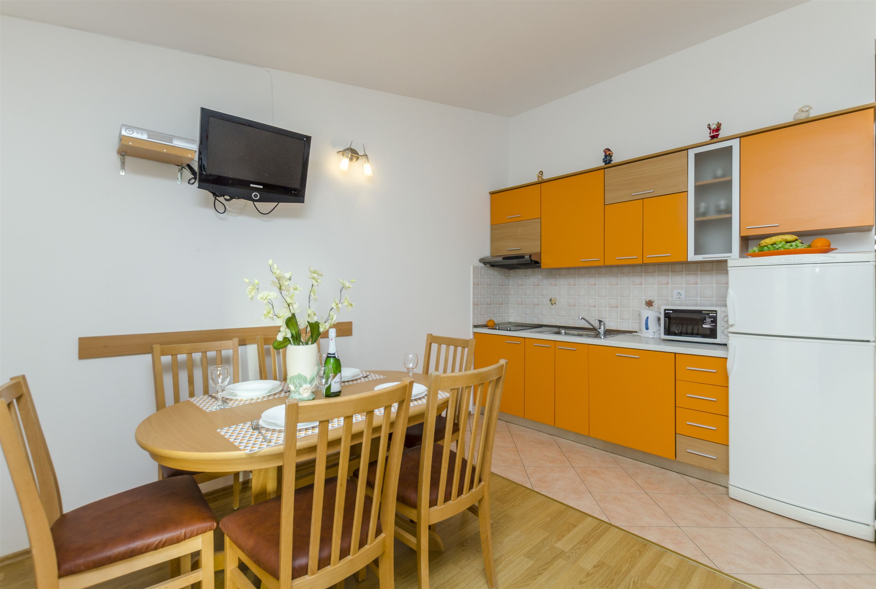 Apartments Srecko 41401-A1
