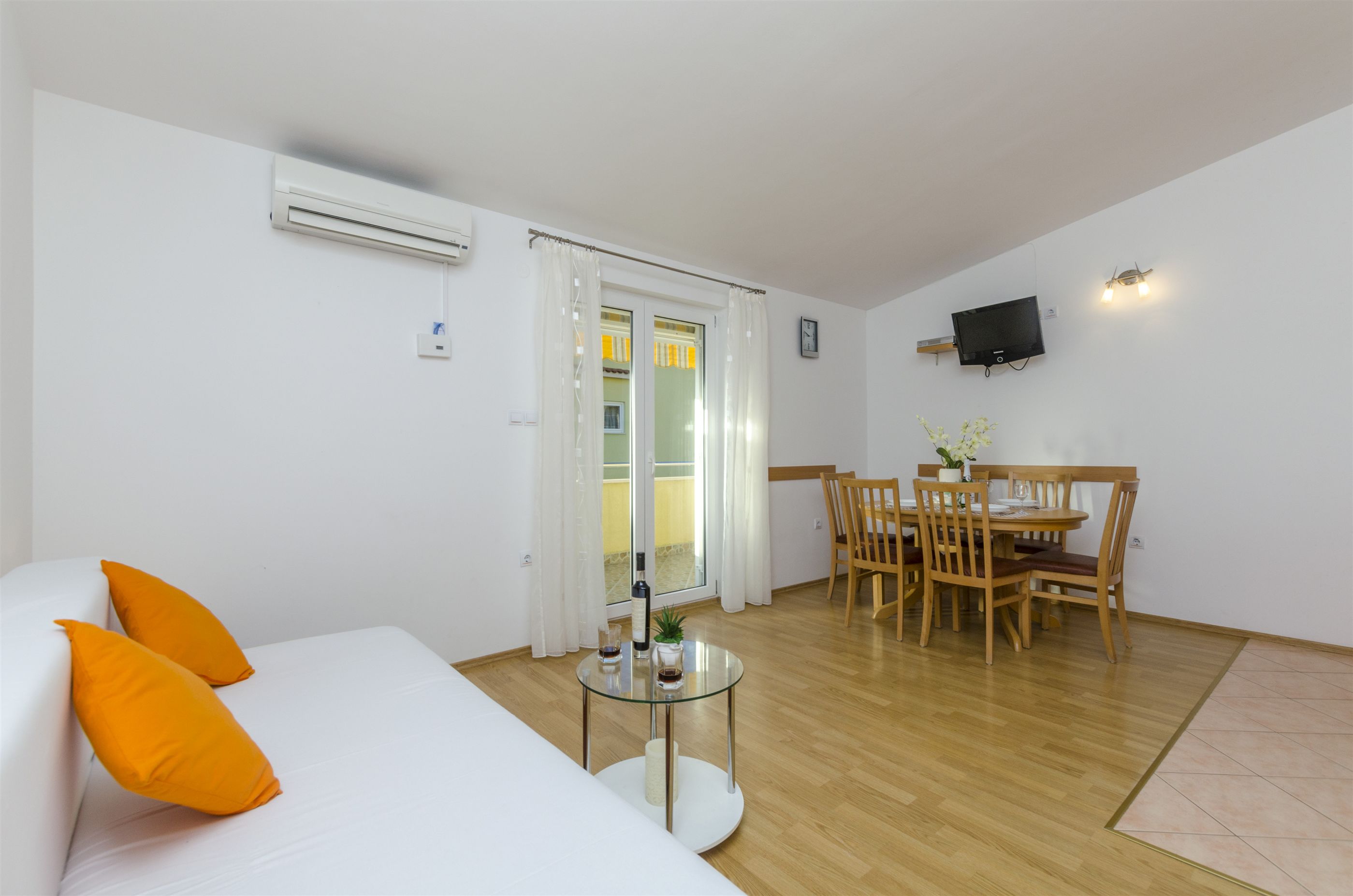 Apartments Srecko 41401-A1