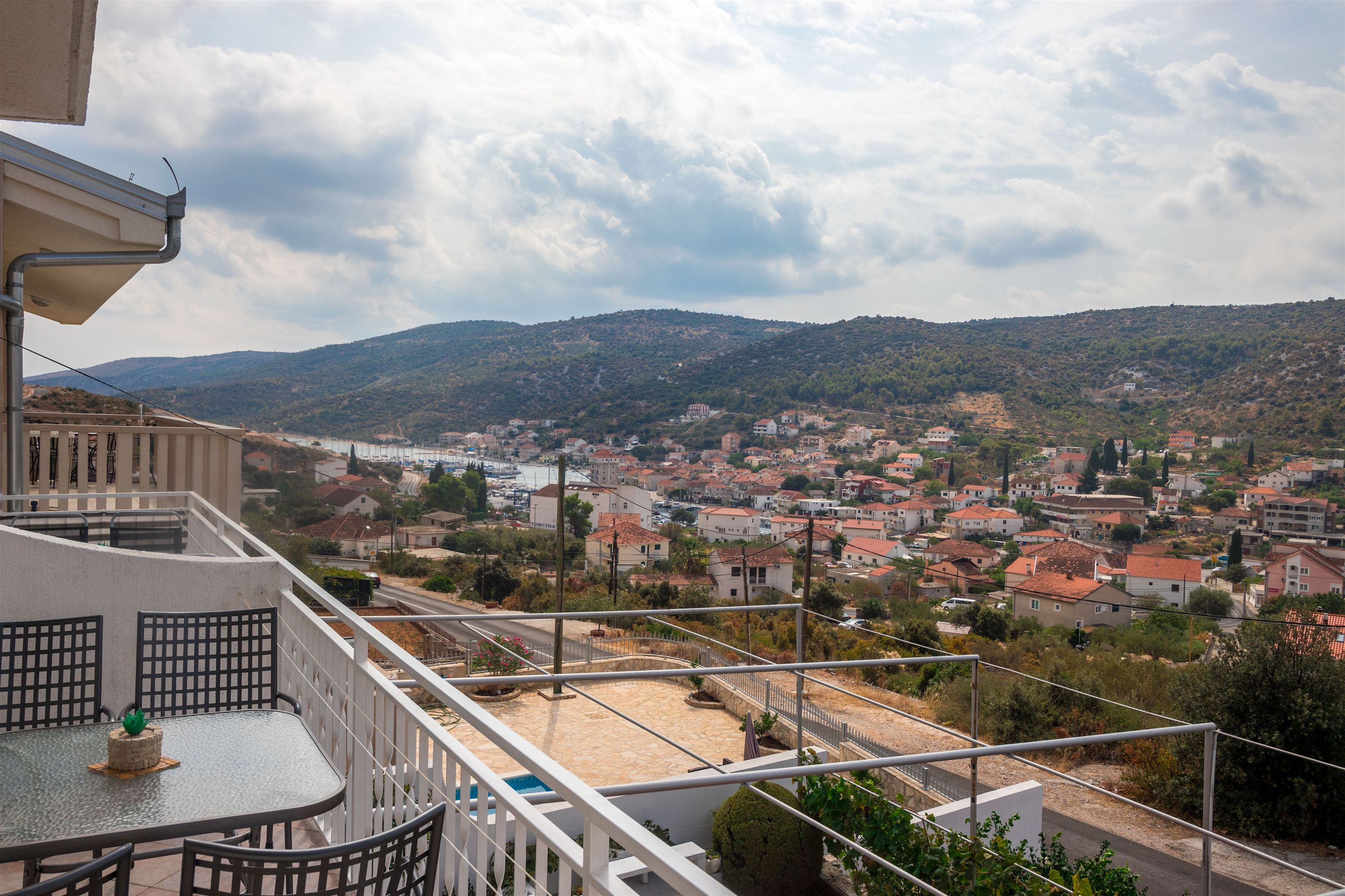 Apartments Mirjana 32121-A1