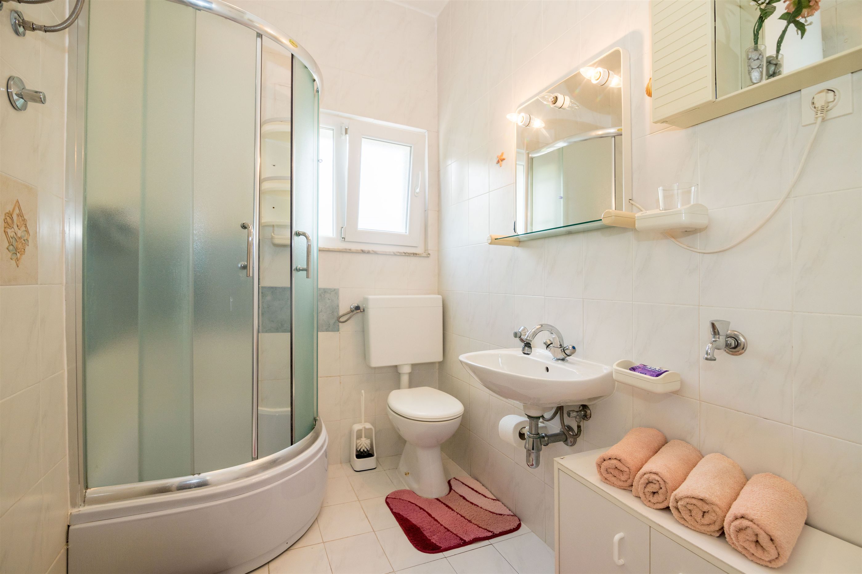 Apartments Mirjana 32121-A1