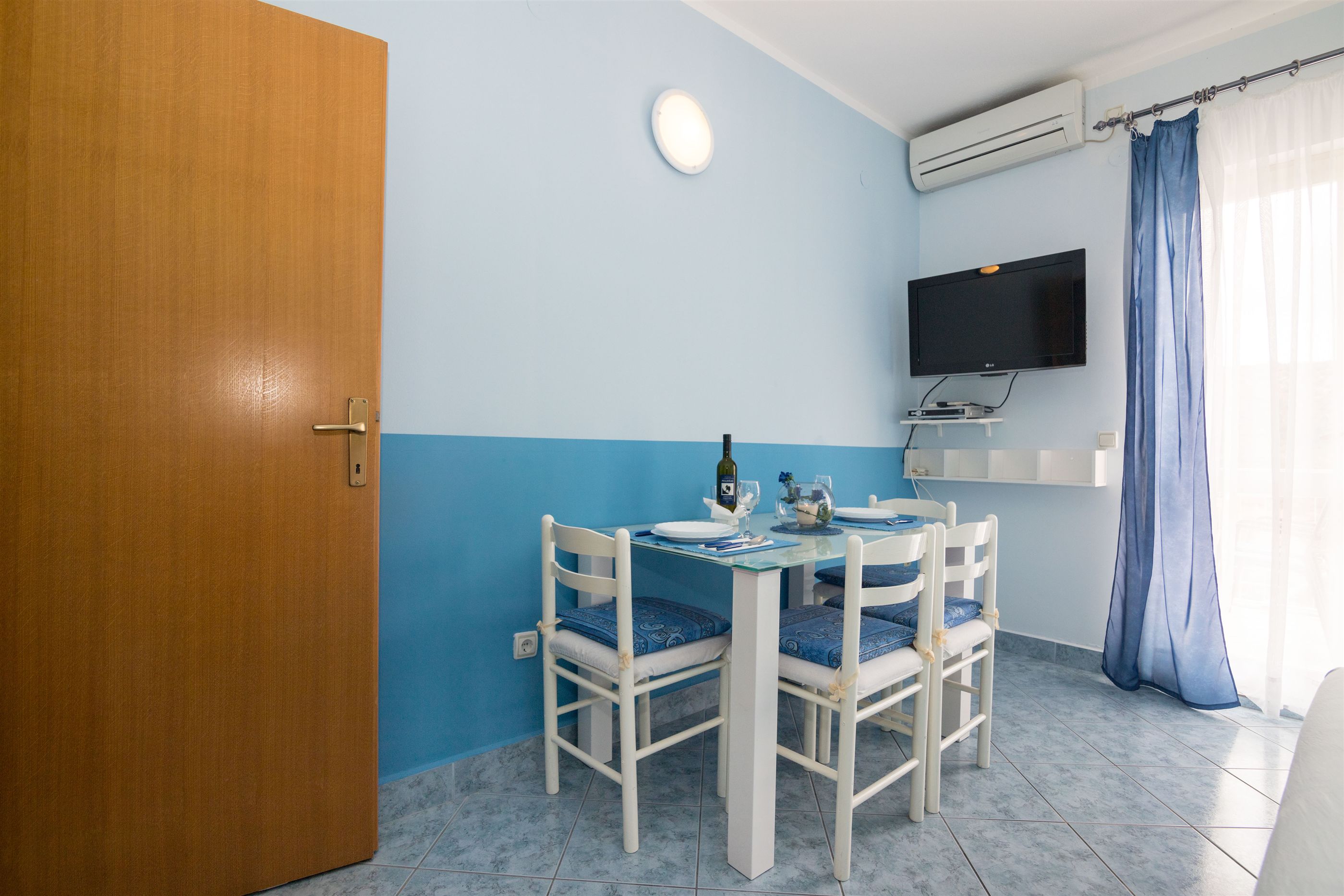 Apartments Mirjana 32121-A2