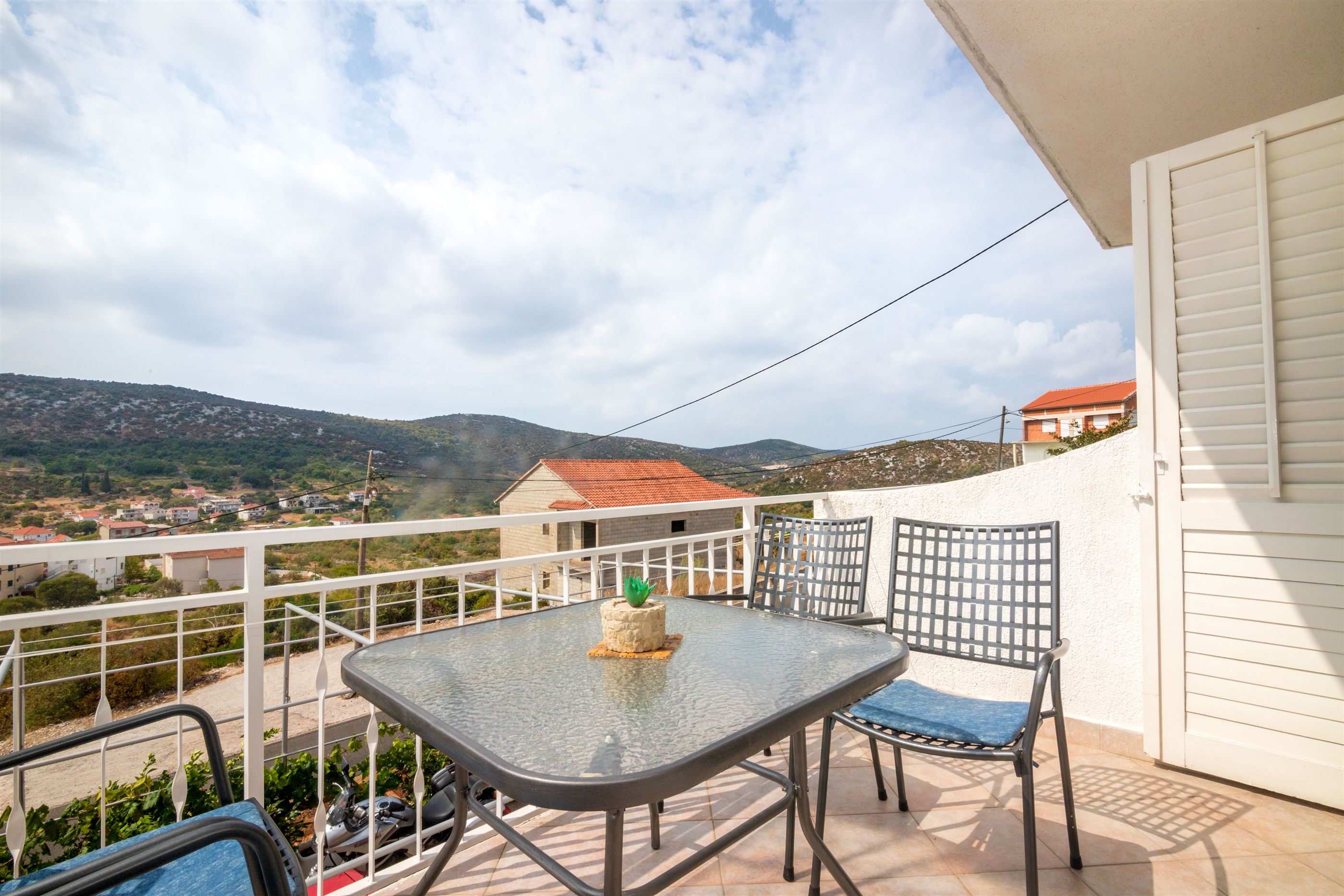 Apartments Mirjana 32121-A2