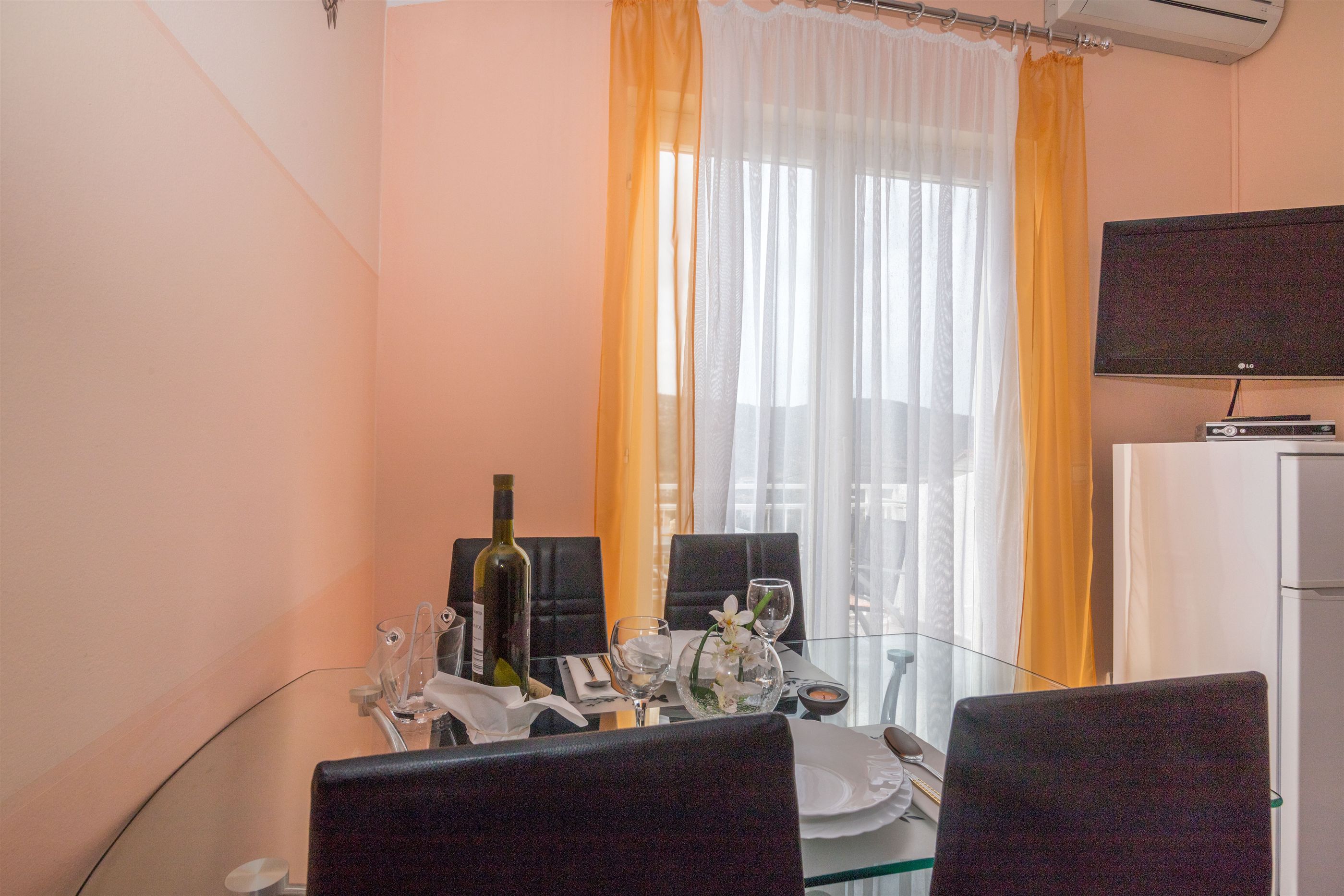 Apartments Mirjana 32121-A3