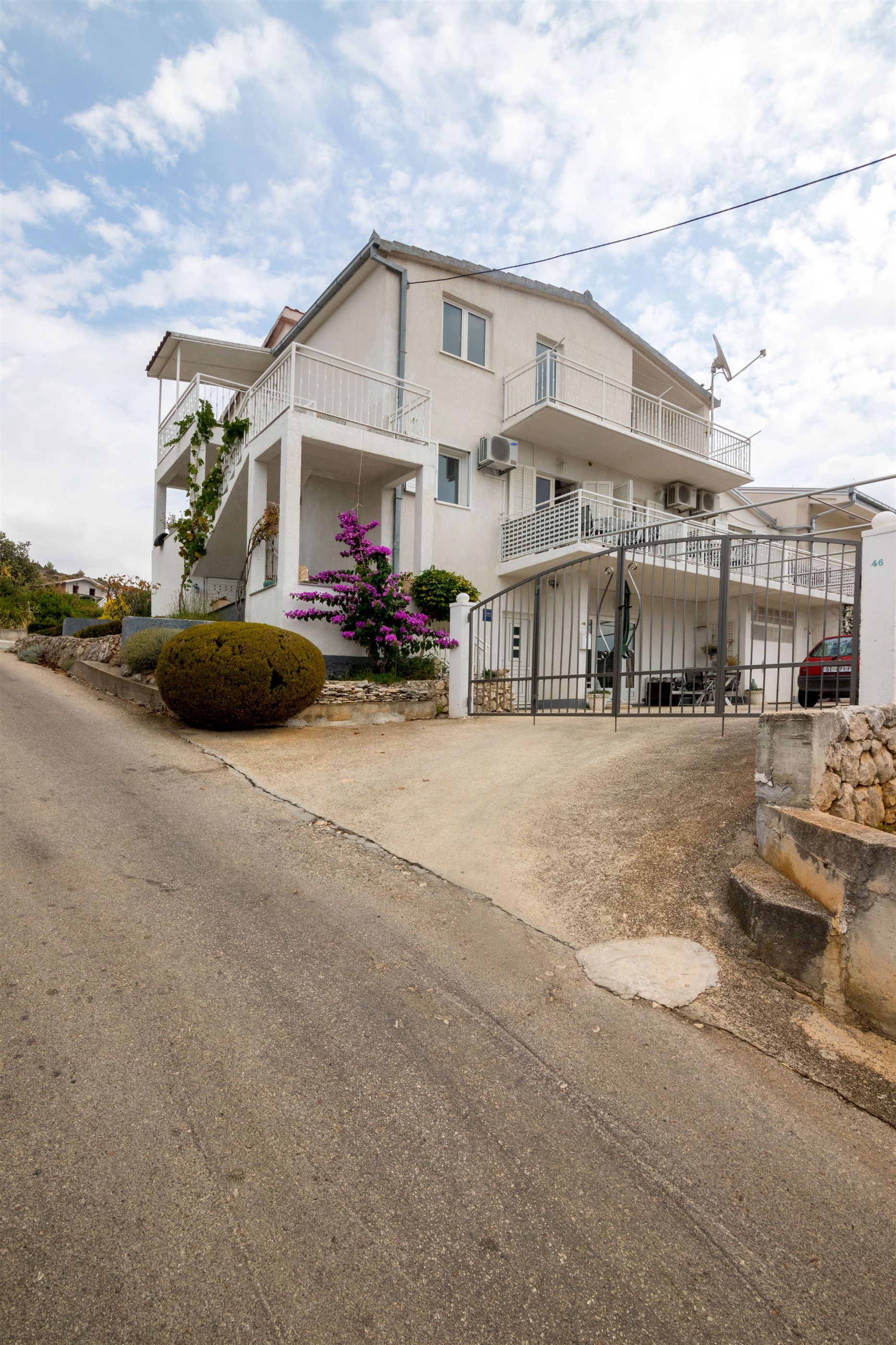Apartments Mirjana 32121-A2