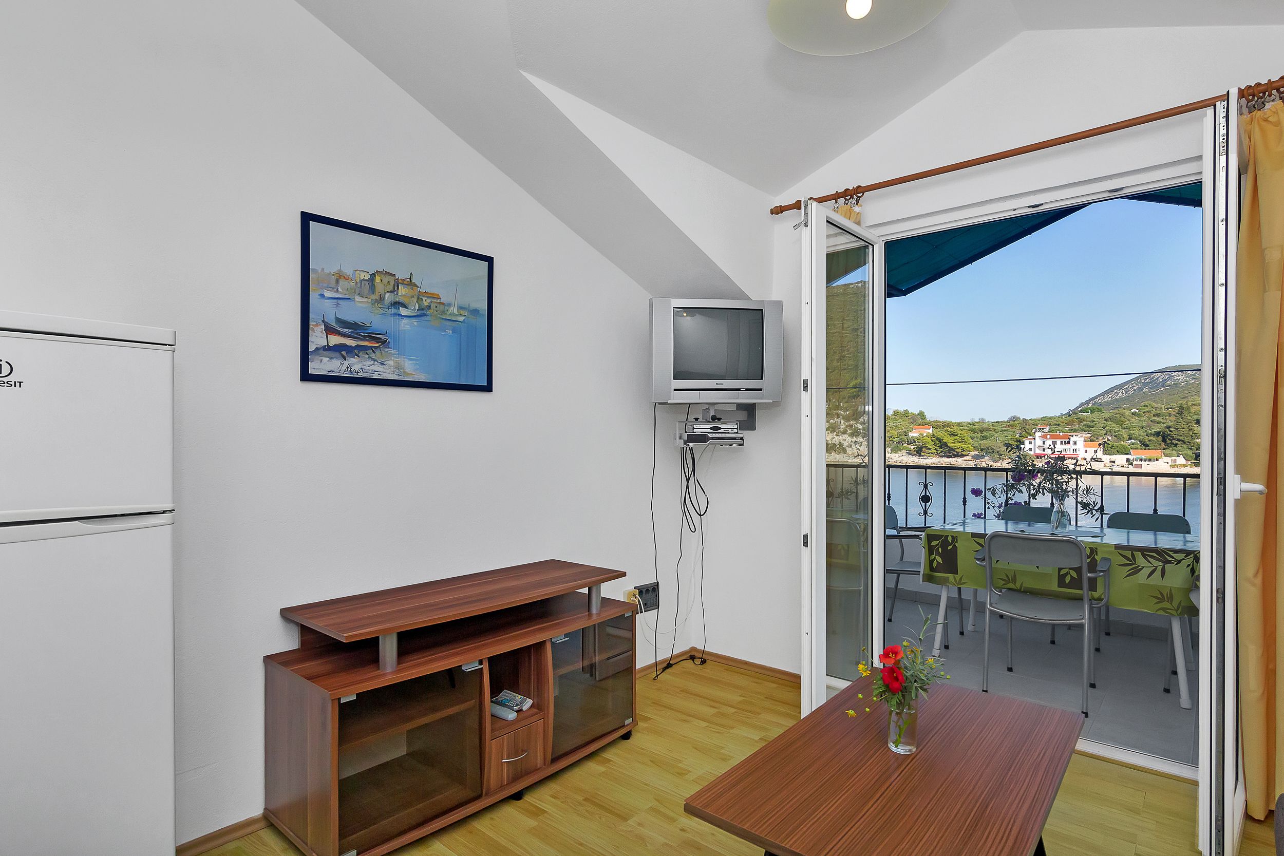 Apartment and Rooms Nikola 38301-A7