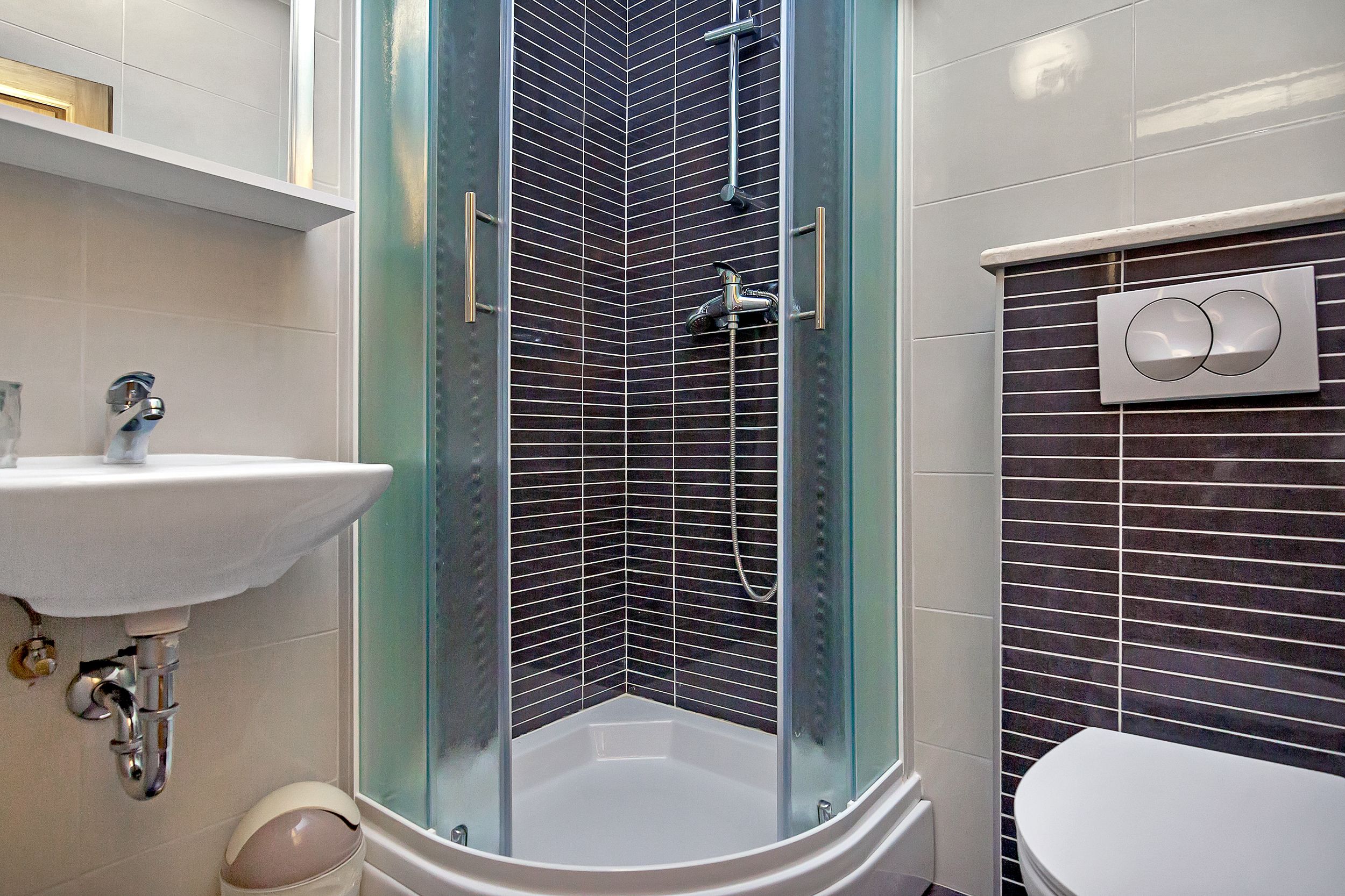 Apartment and Rooms Nikola 38301-A8