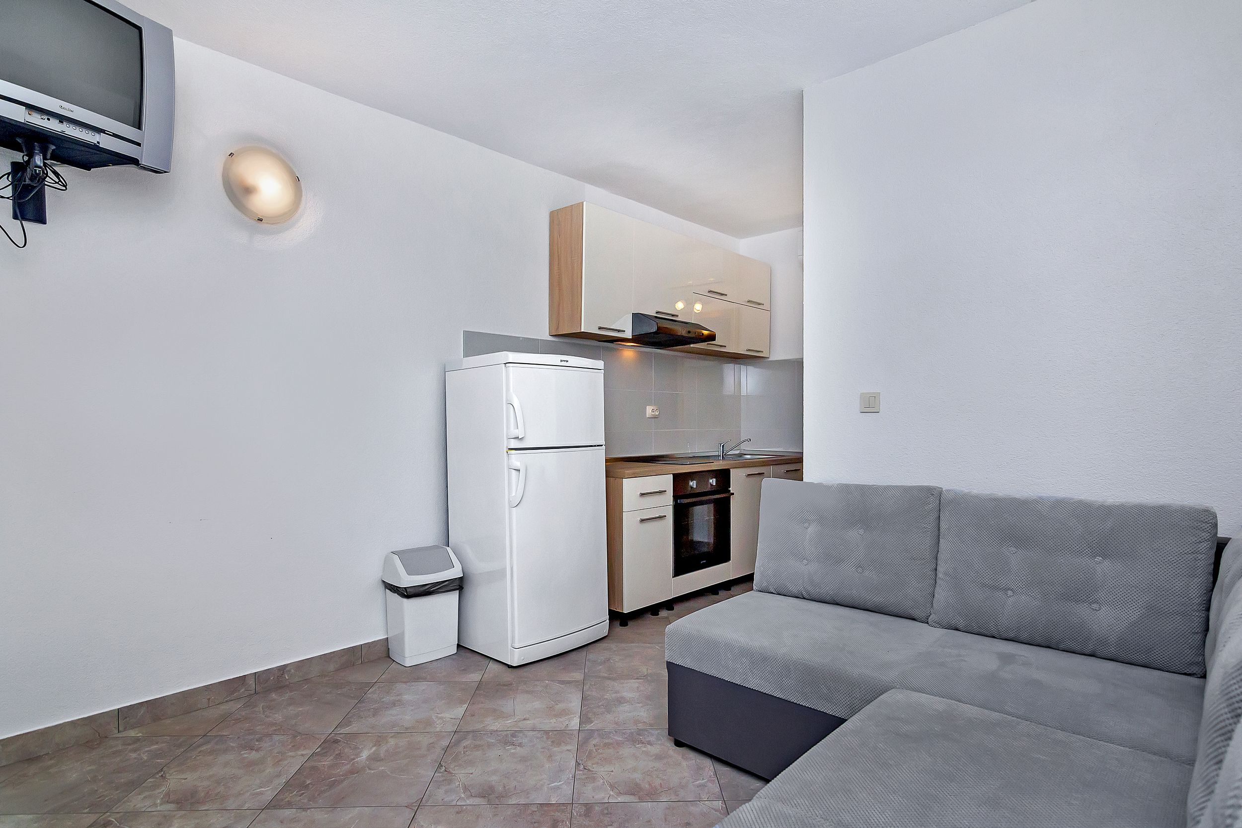 Apartment and Rooms Nikola 38301-A9