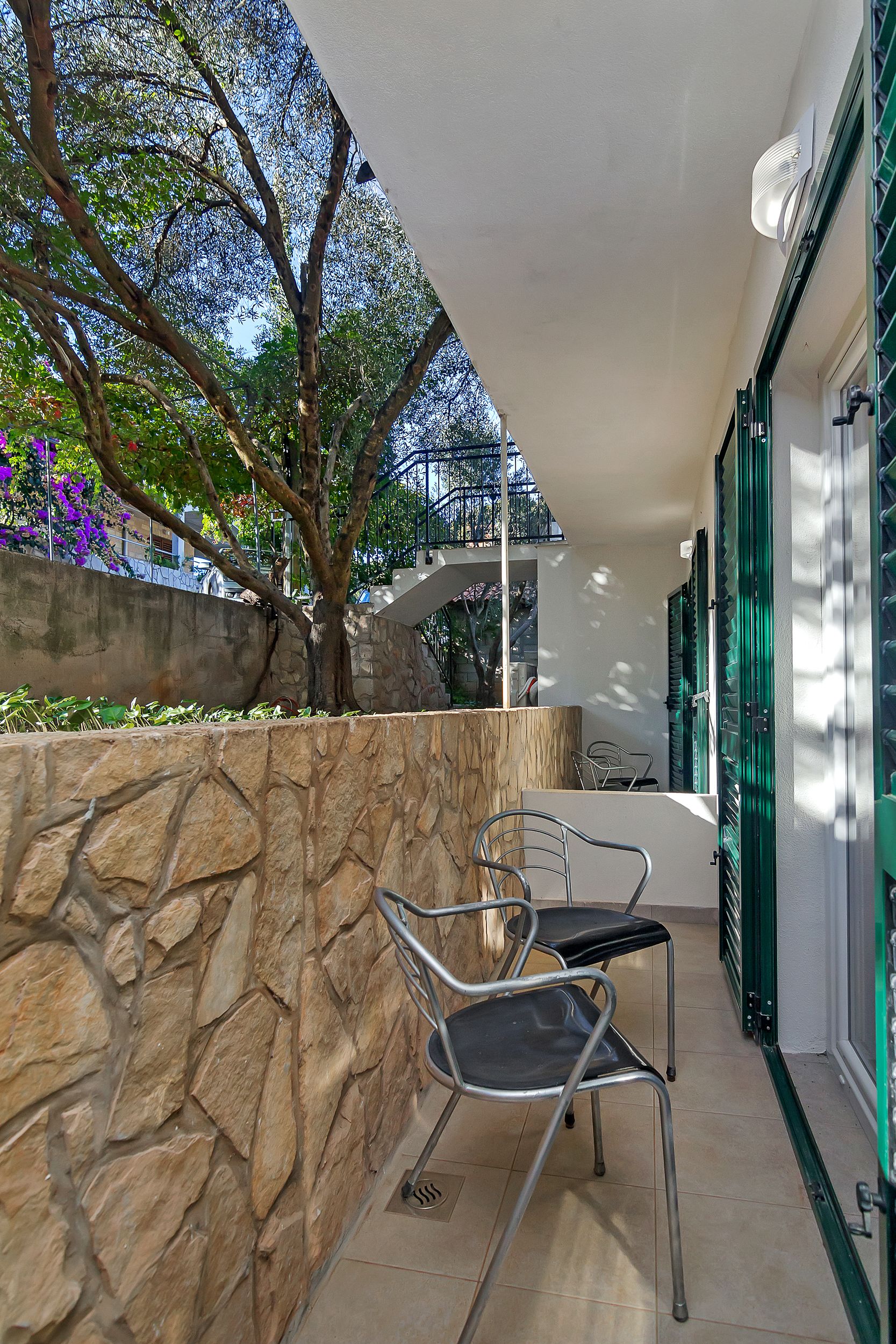 Apartment and Rooms Nikola 38301-A9