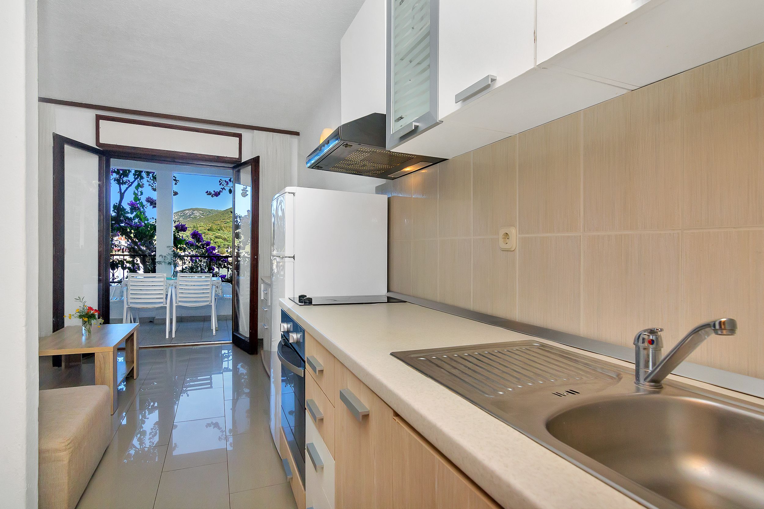 Apartment and Rooms Nikola 38301-A10