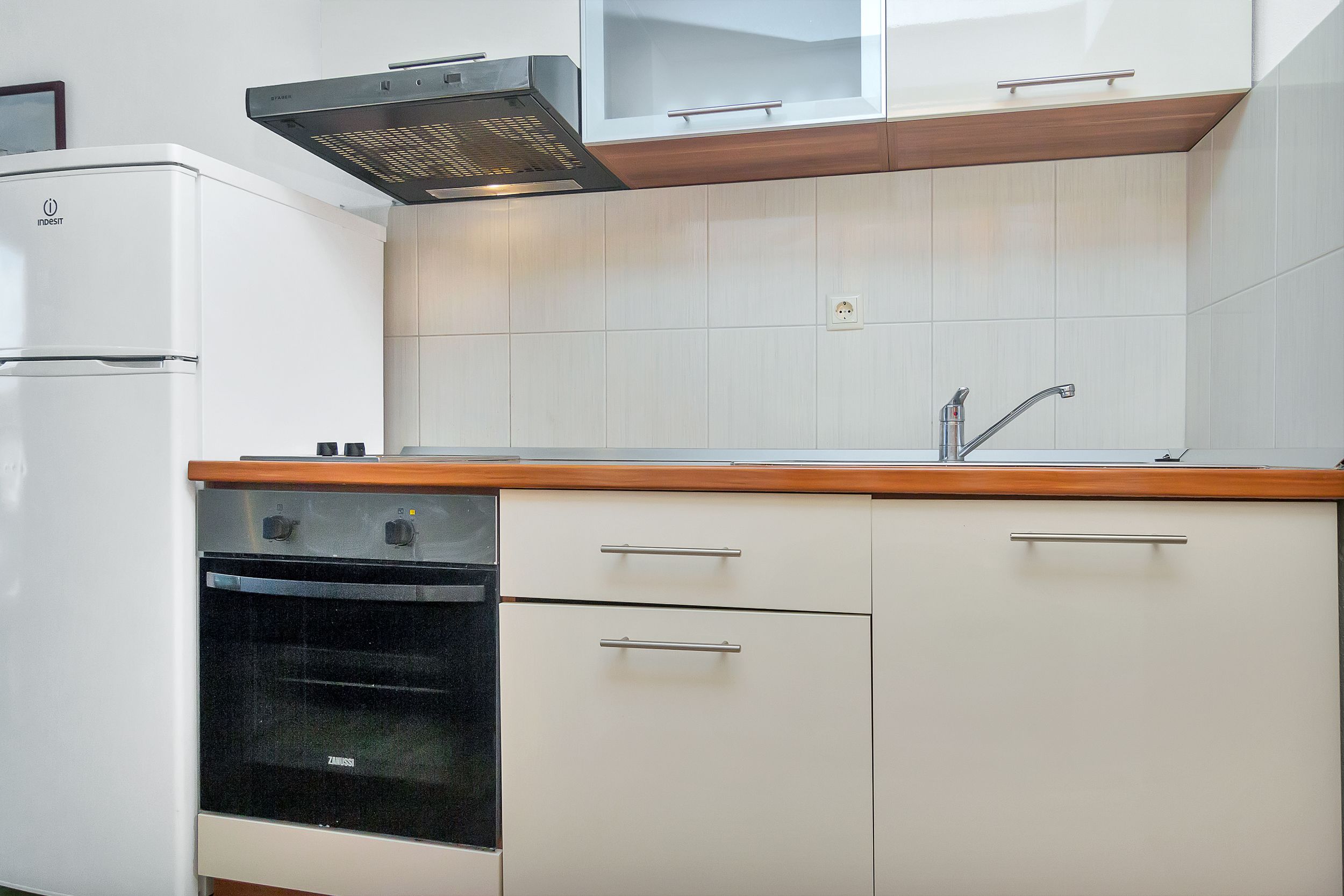 Apartment and Rooms Nikola 38301-A11
