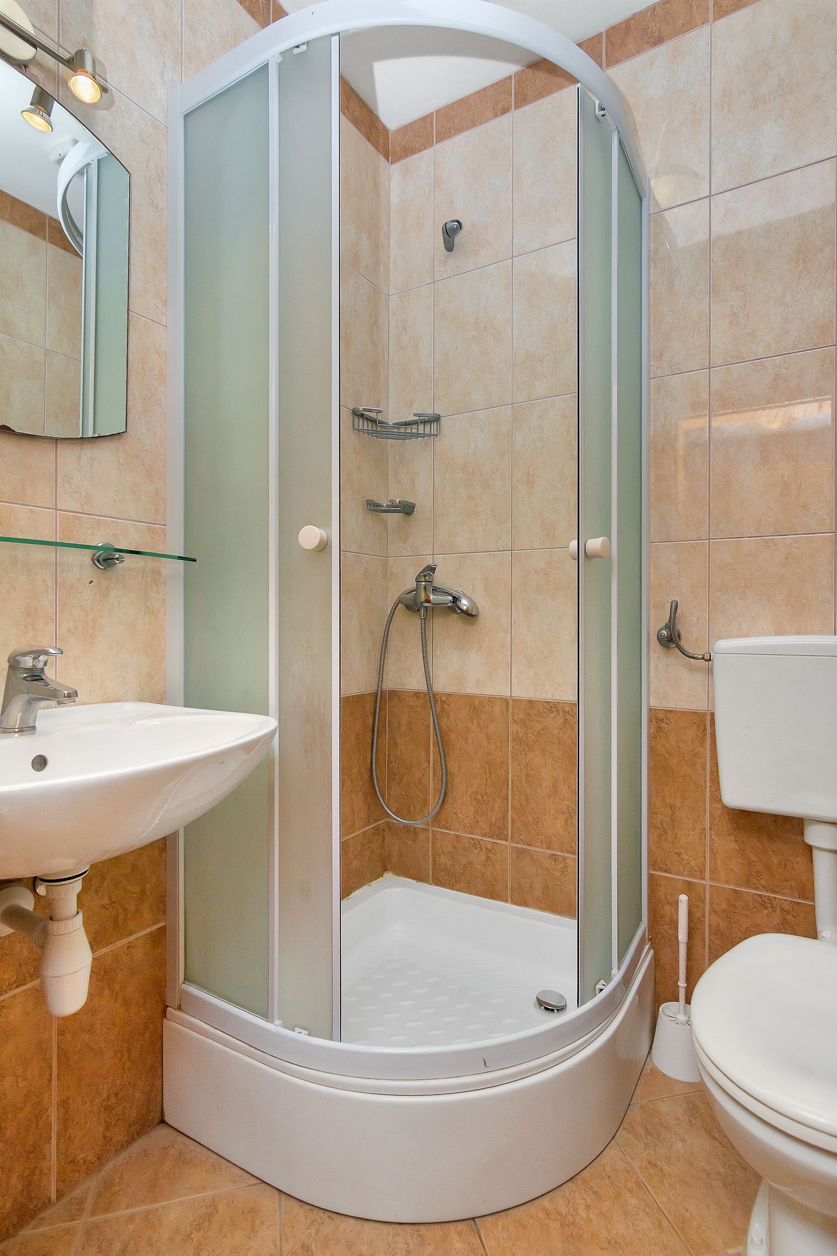 Apartment and Rooms Nikola 38301-A11