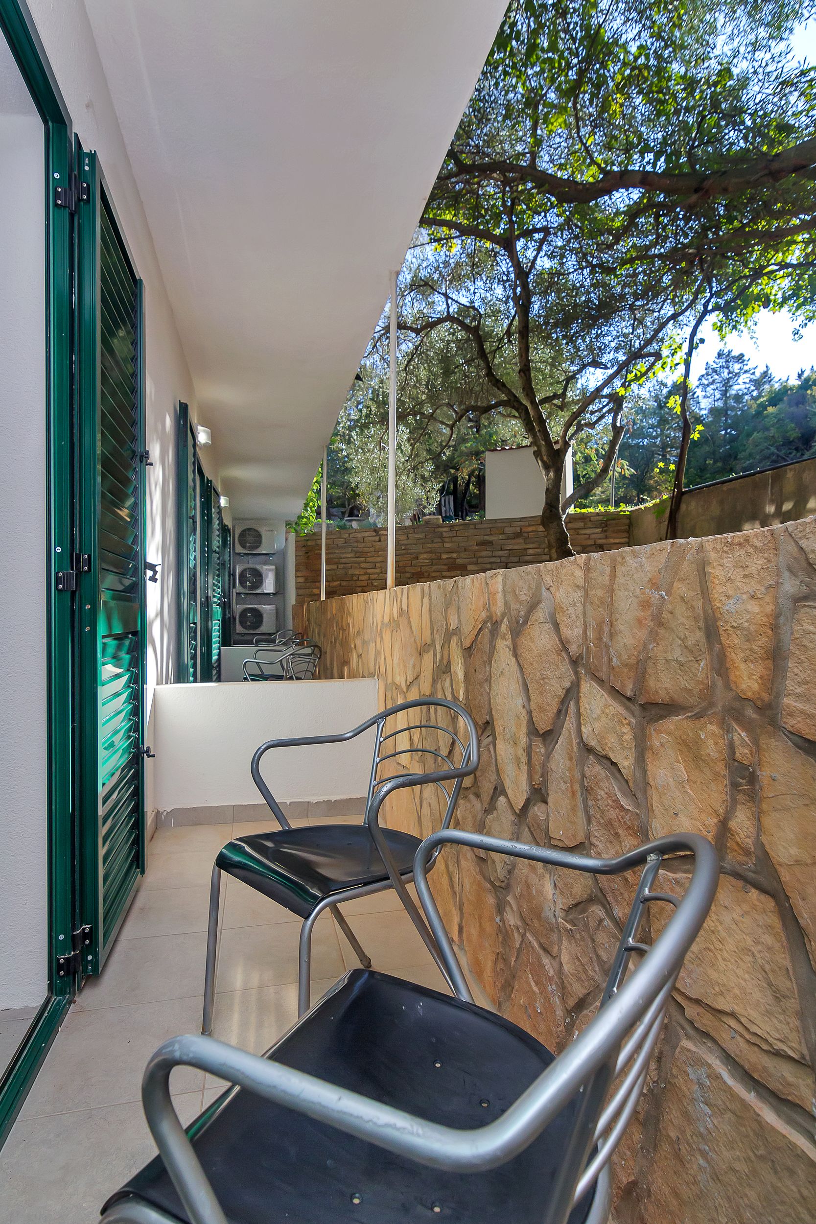 Apartment and Rooms Nikola 38301-A13