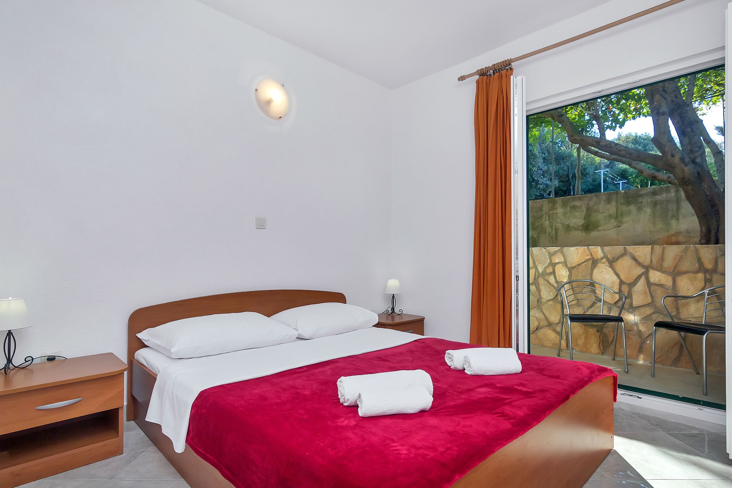 Apartment and Rooms Nikola 38301-A13