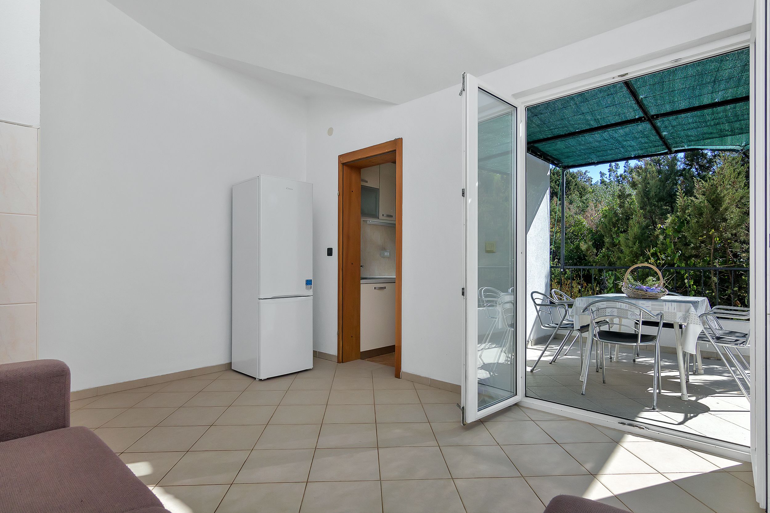 Apartment and Rooms Nikola 38301-A14