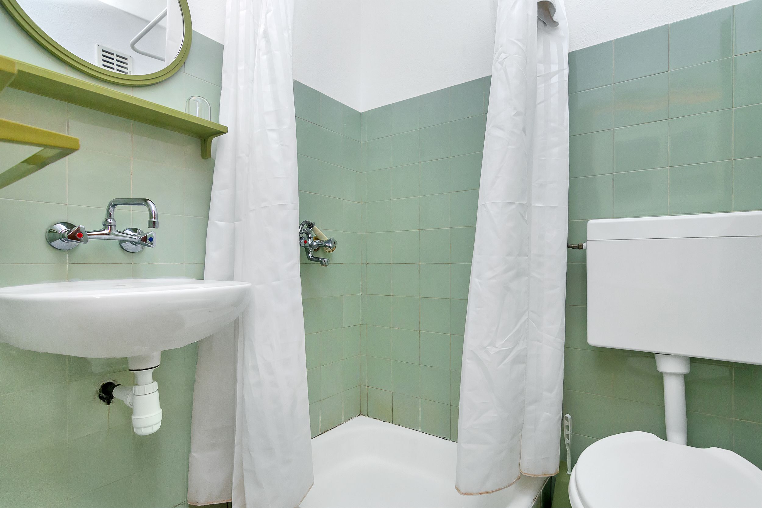 Apartment and Rooms Nikola 38301-A6