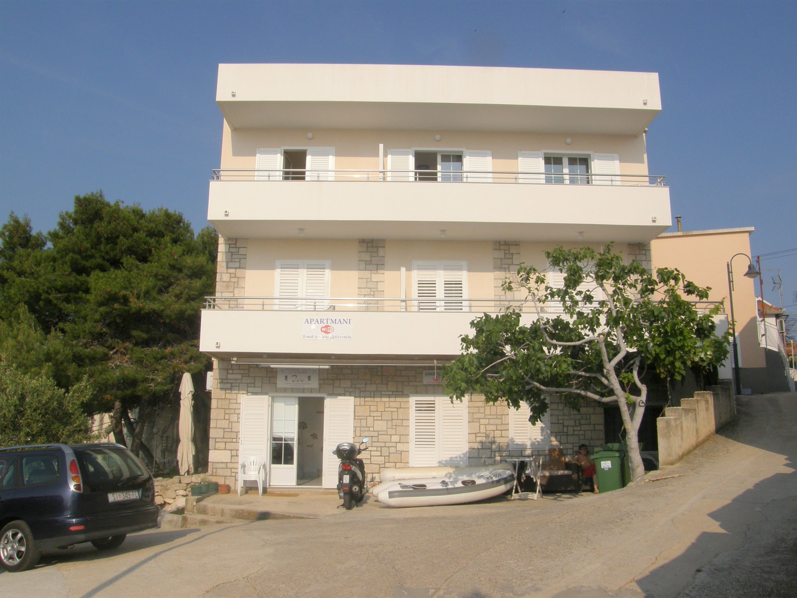 Apartments Brico 40454-A1