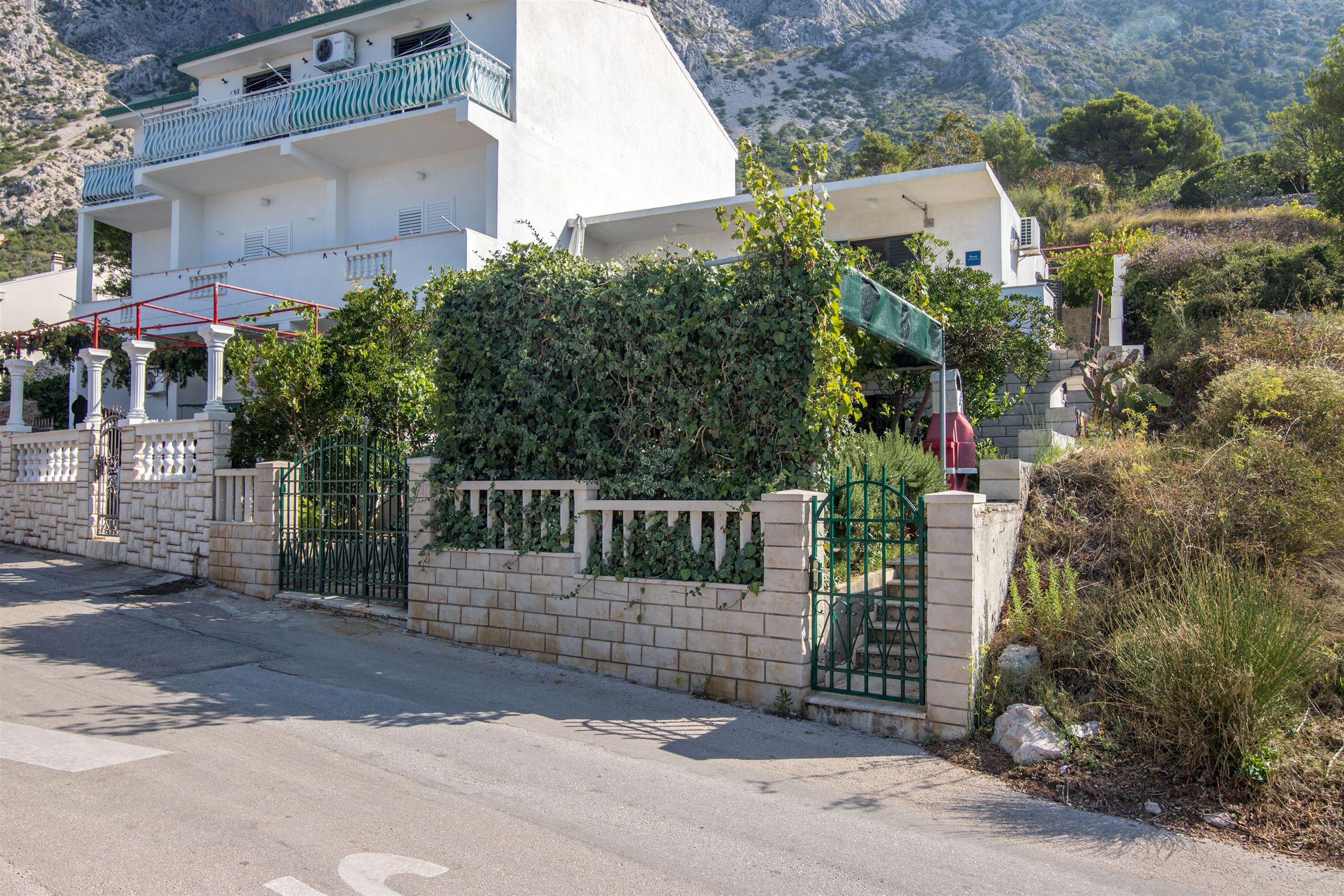 Apartments Ivan 32541-A2