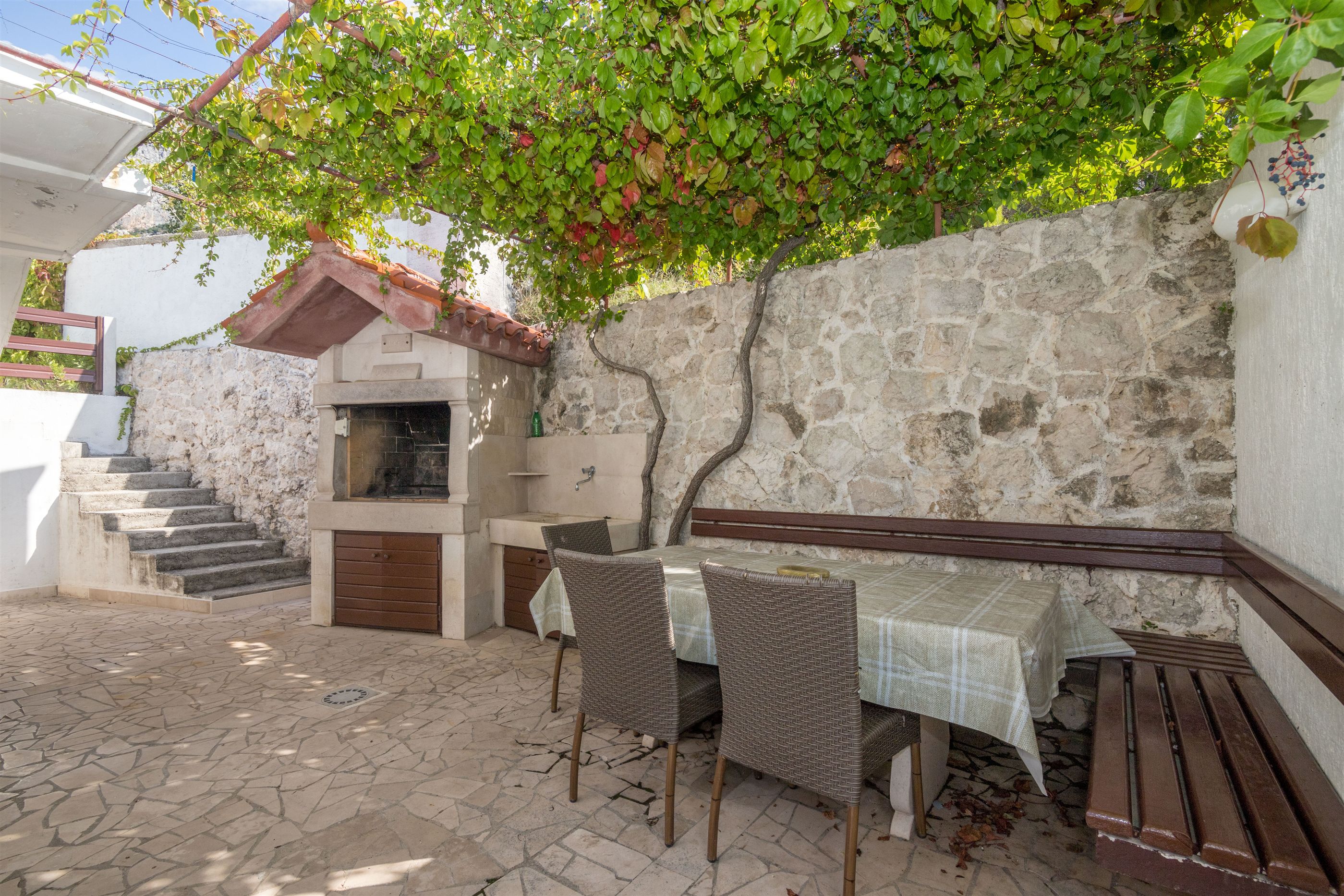 Apartments Ivan 32541-A2