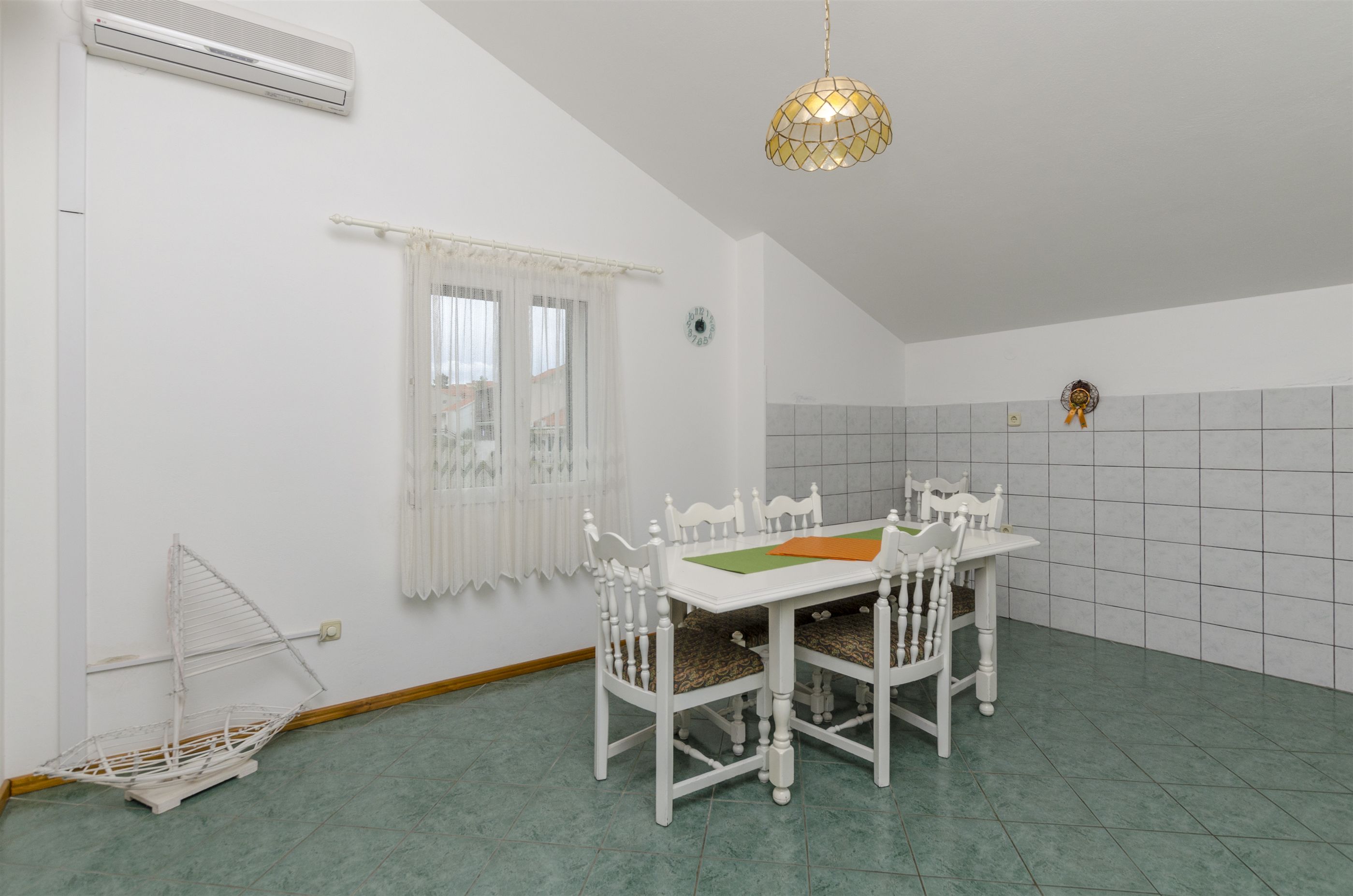 Apartment and Rooms Mate 38551-A1