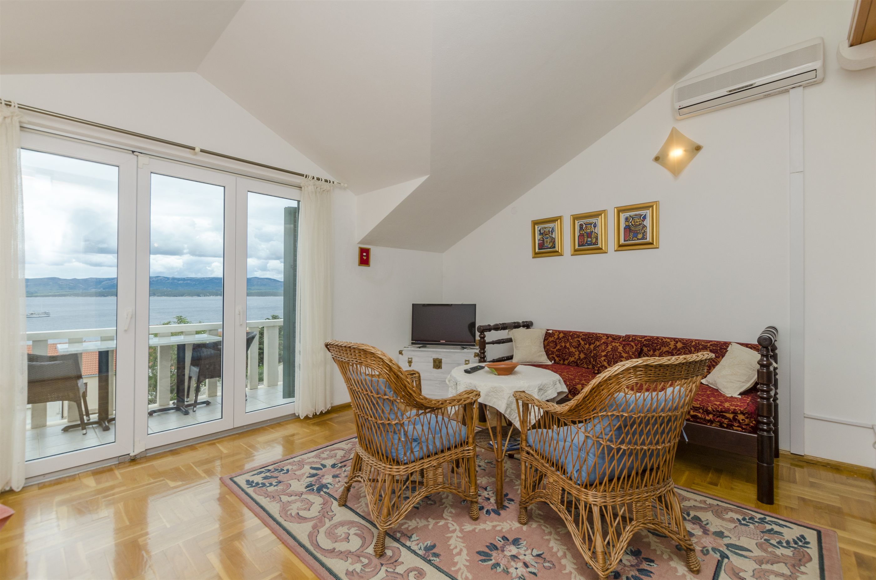 Apartment and Rooms Mate 38551-A1