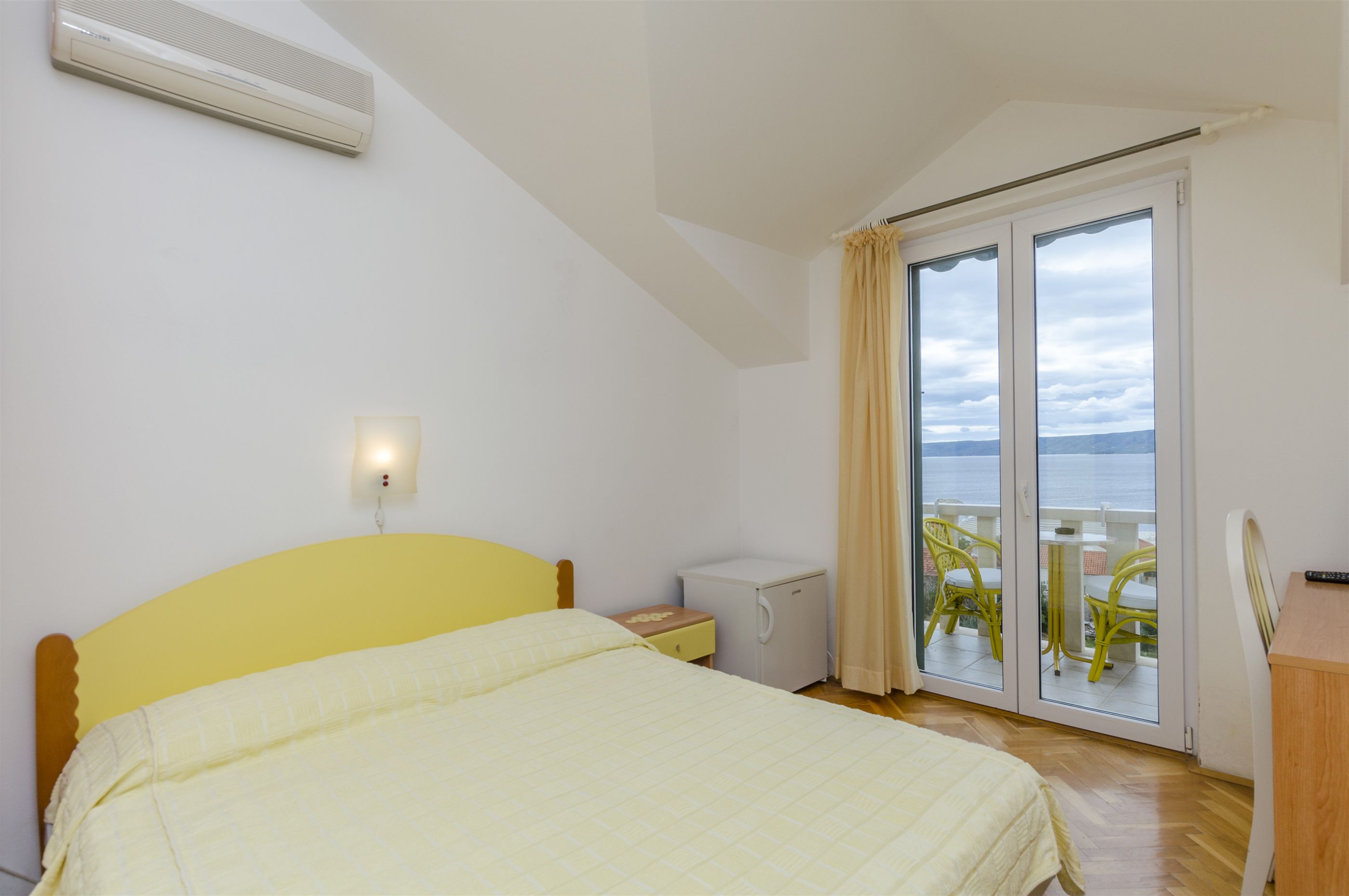 Apartment and Rooms Mate 38551-S2