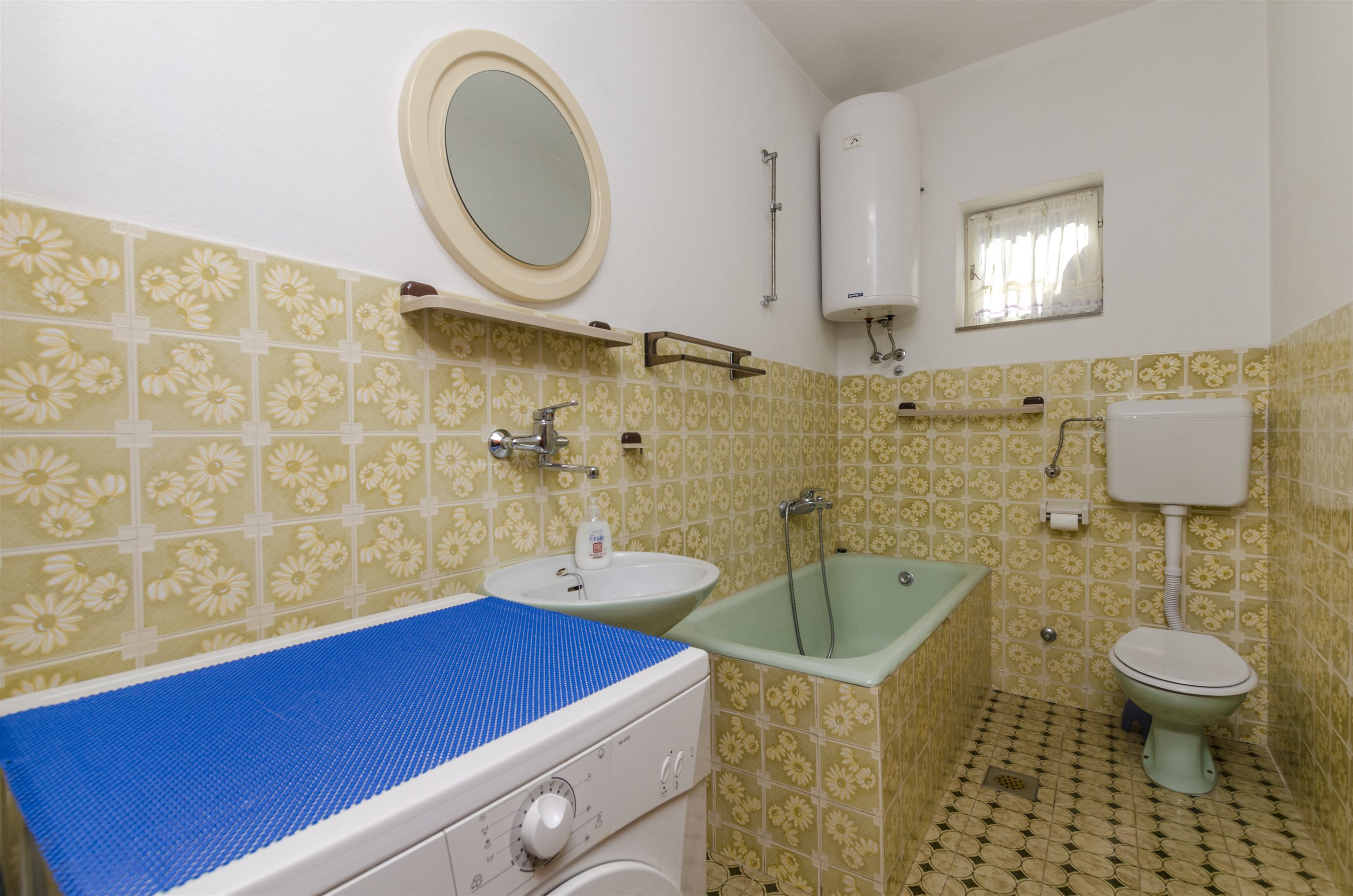 House Fanita 38661-K1