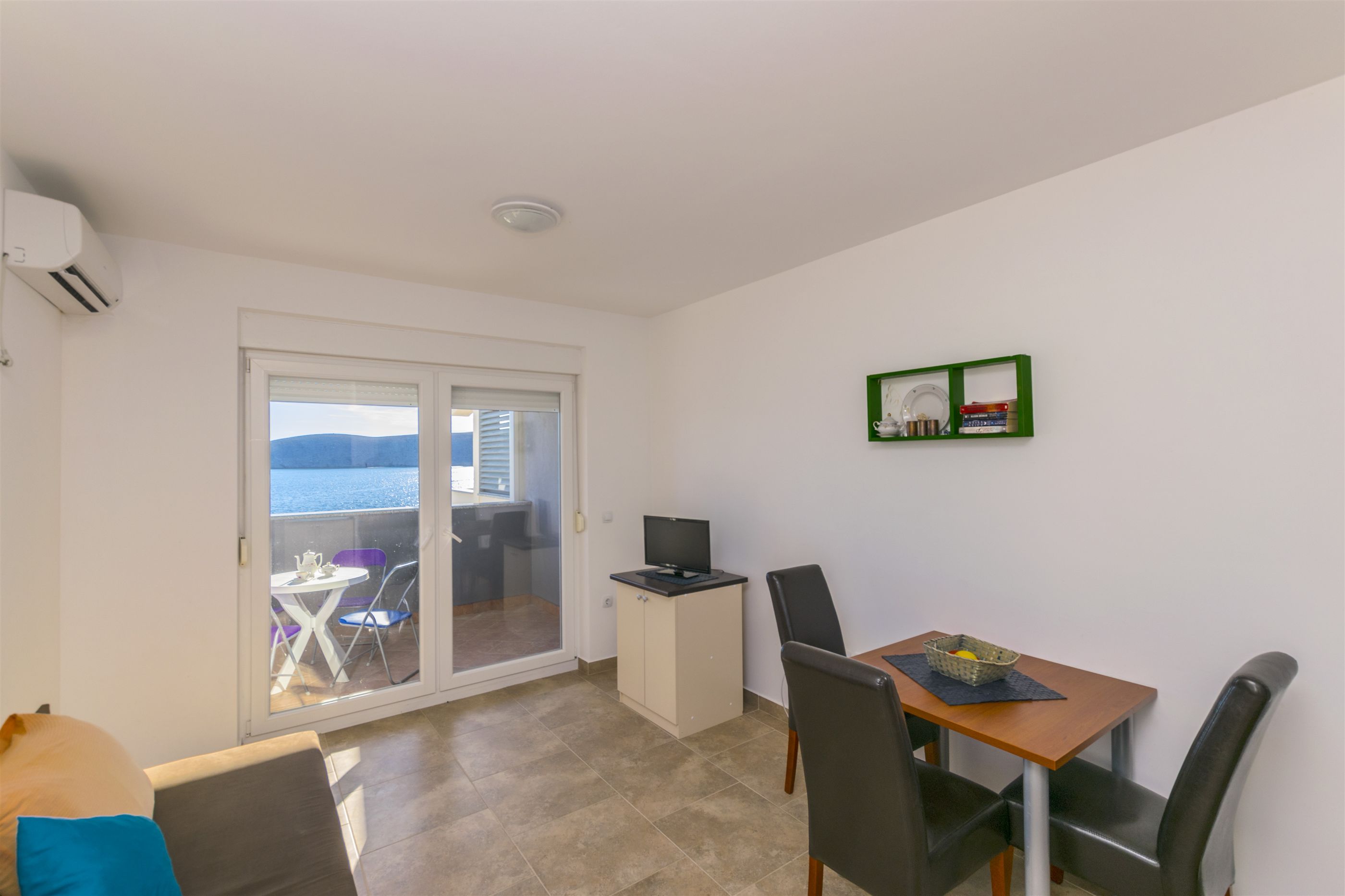Apartments Beachfront Ante 28991-A2