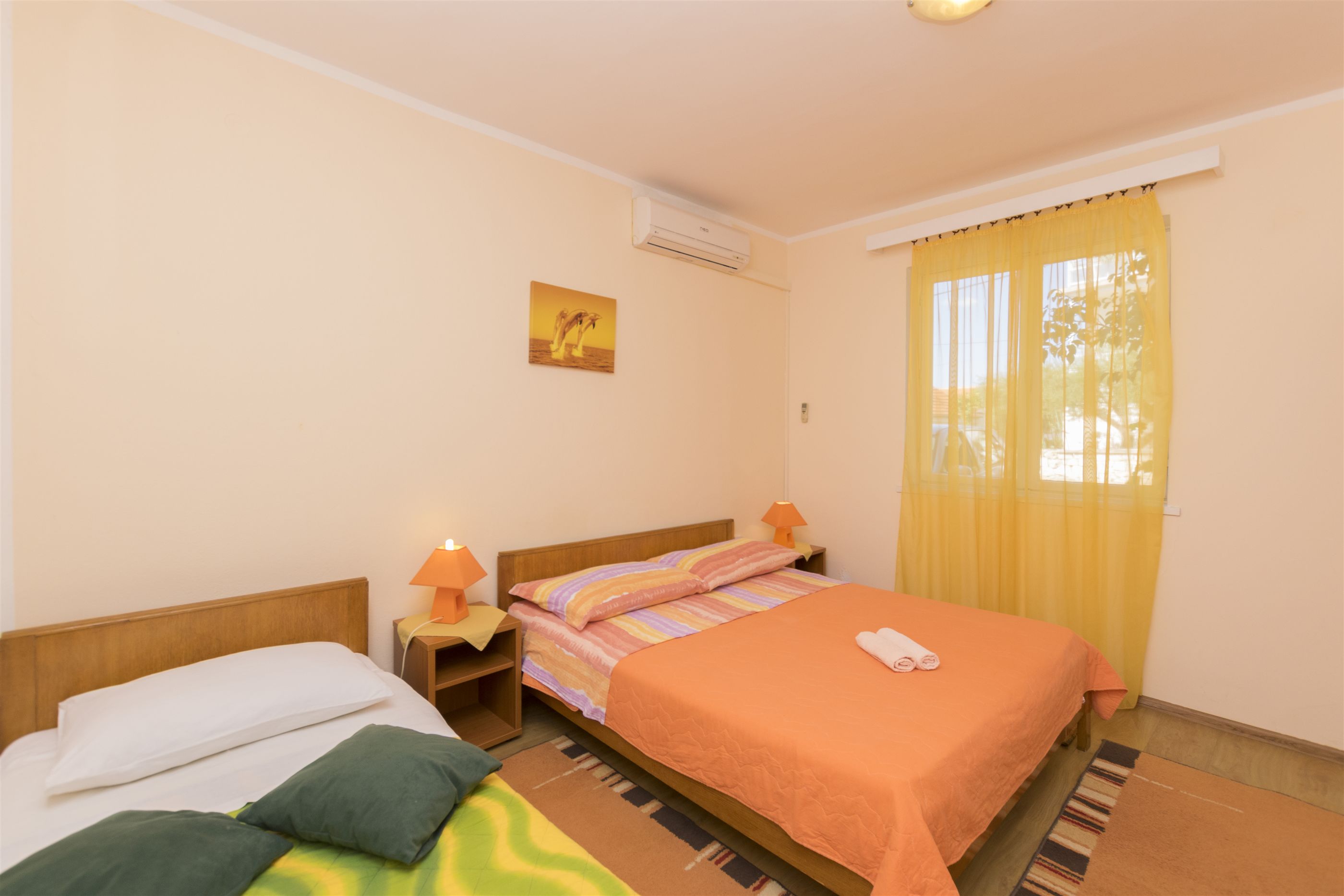 Apartment and Room Ivica 29951-S2