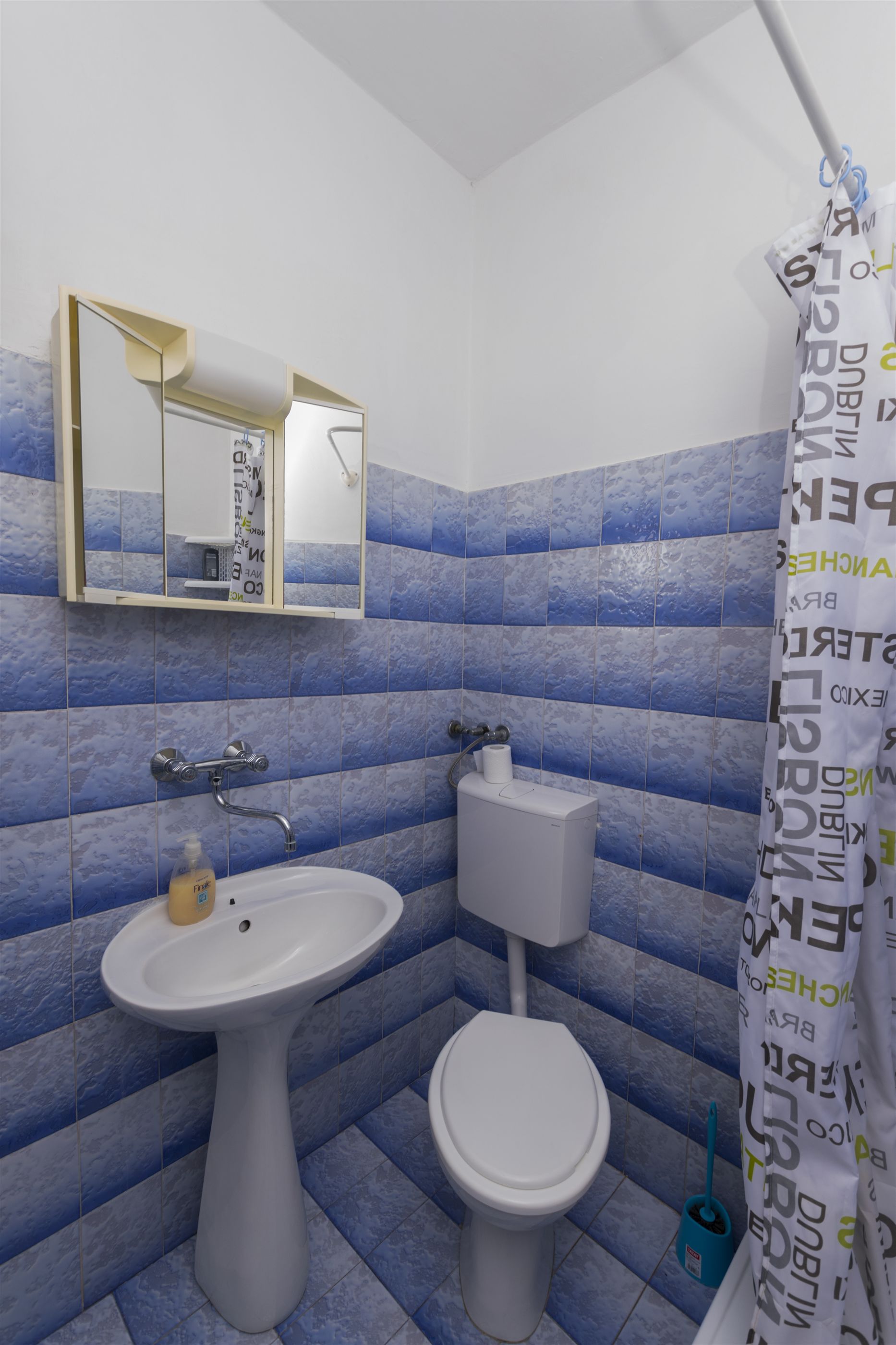 Apartment and Room Ivica 29951-S2