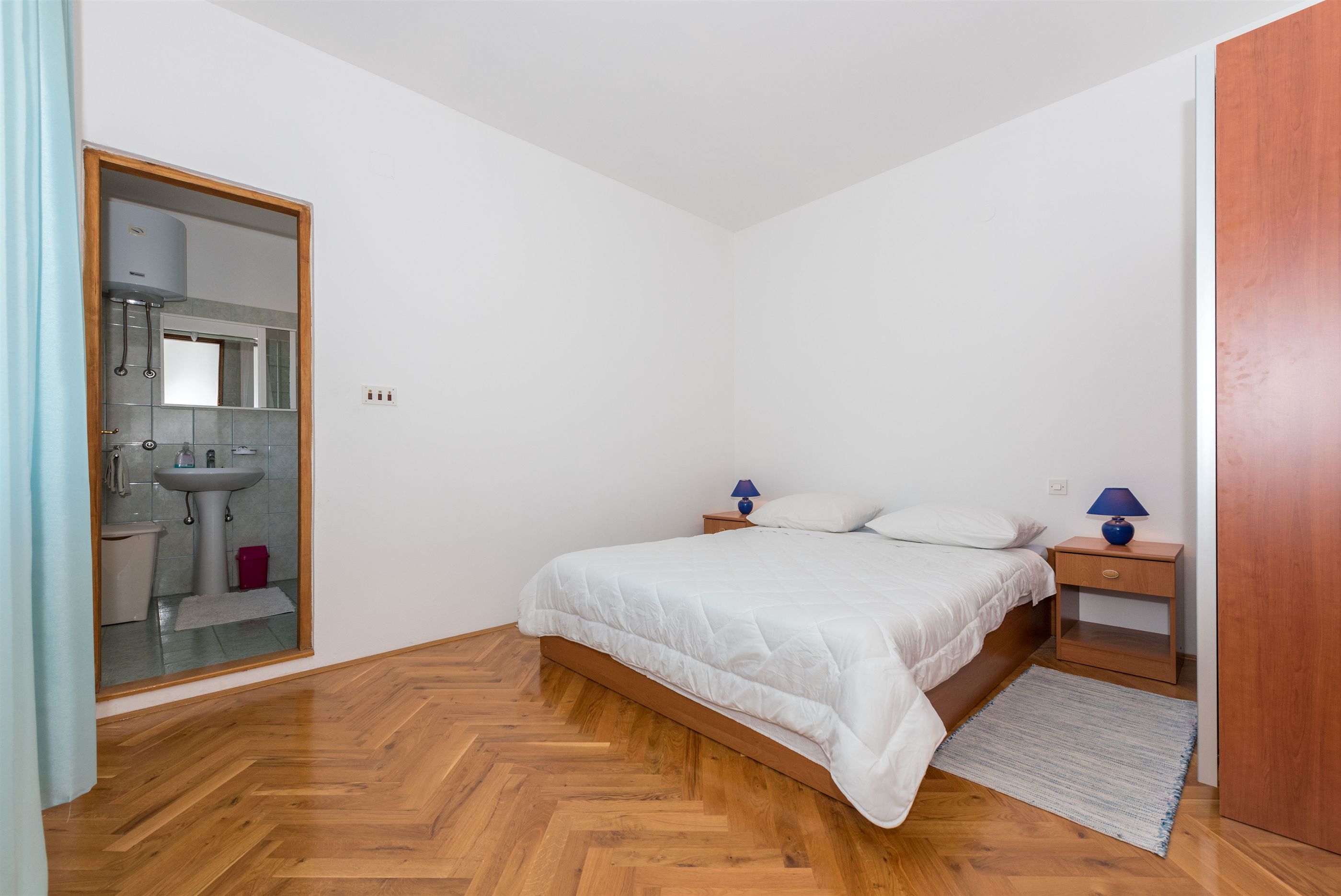 Apartments Ivan 35321-A1