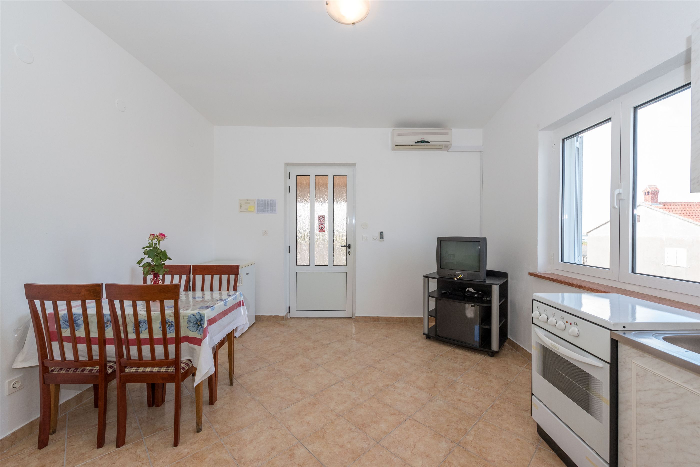 Apartments Ivan 35321-A1