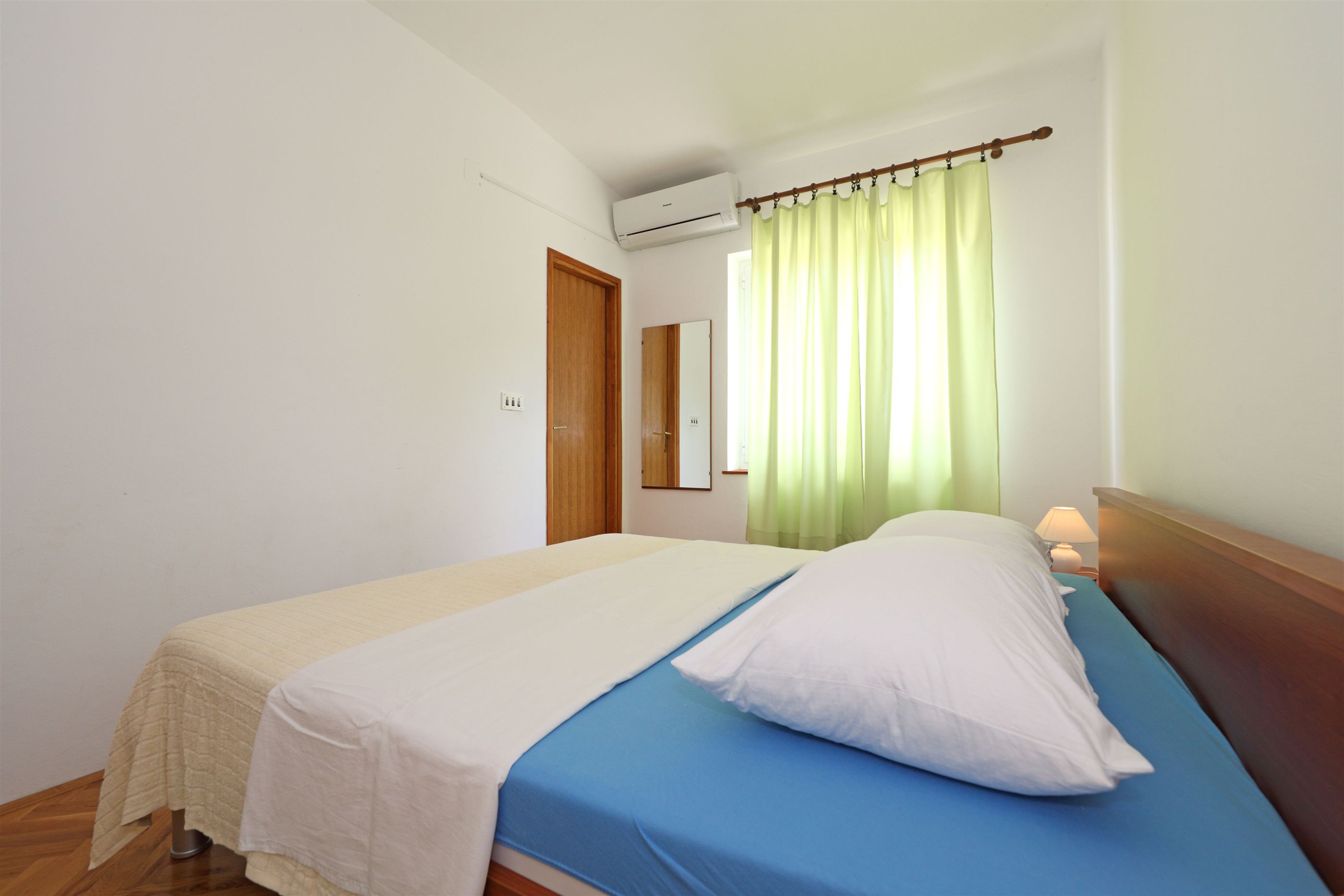 Apartments Ivan 35321-A2