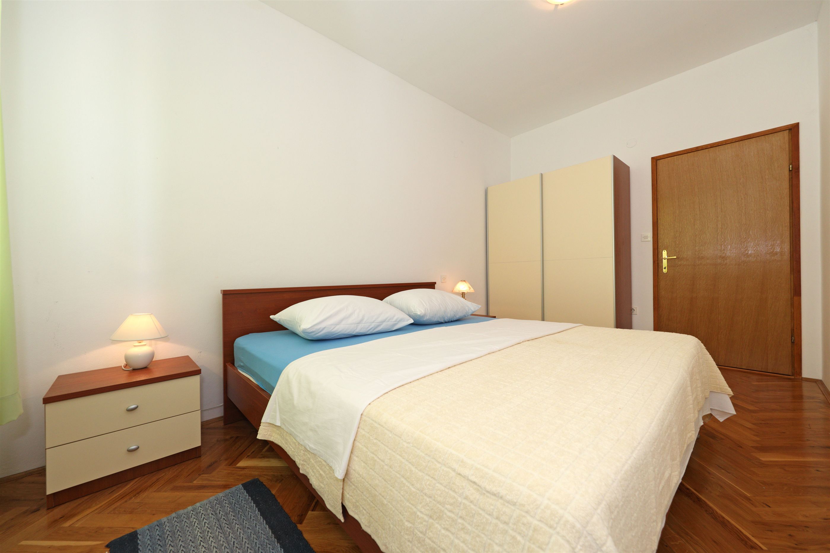 Apartments Ivan 35321-A2
