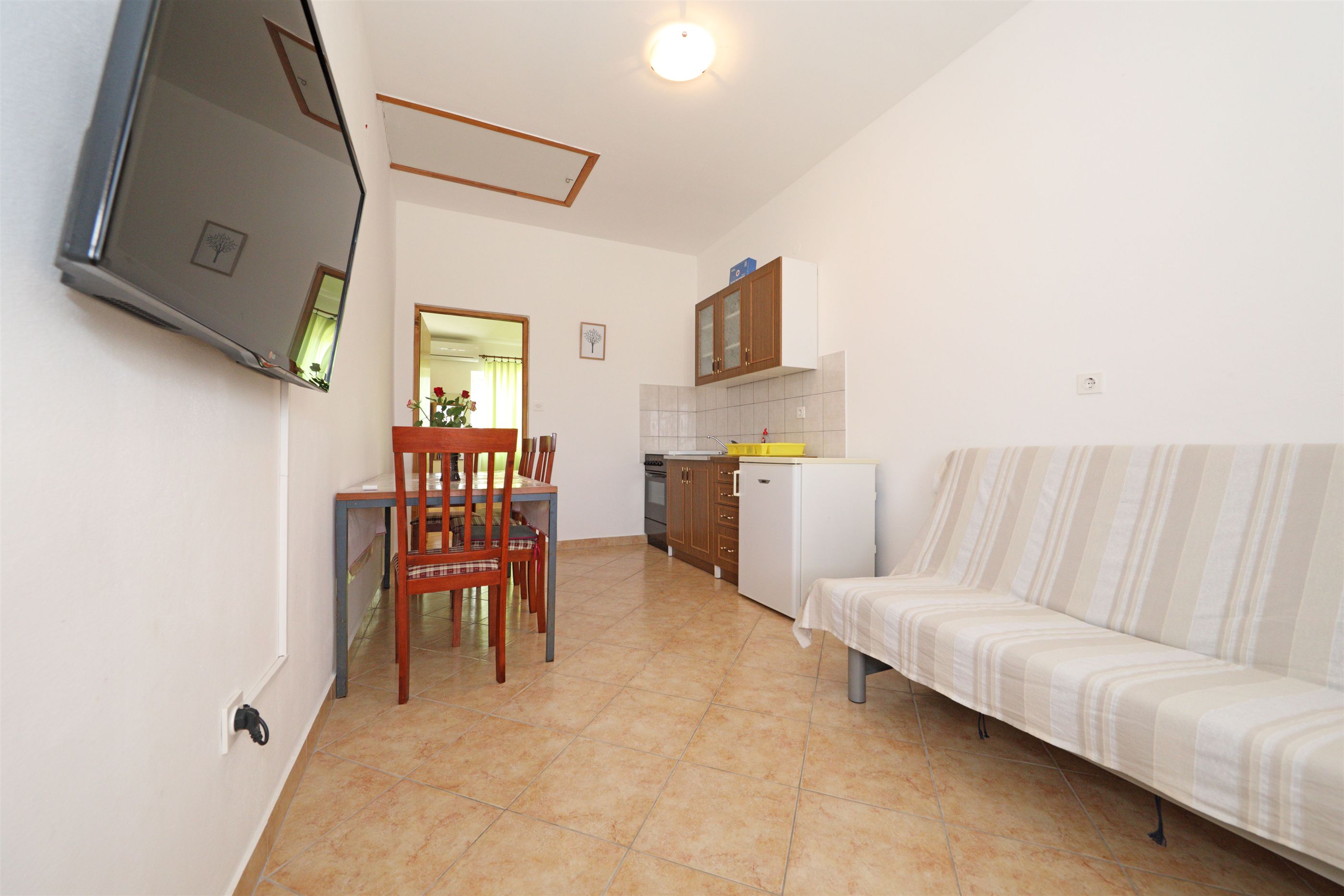 Apartments Ivan 35321-A2