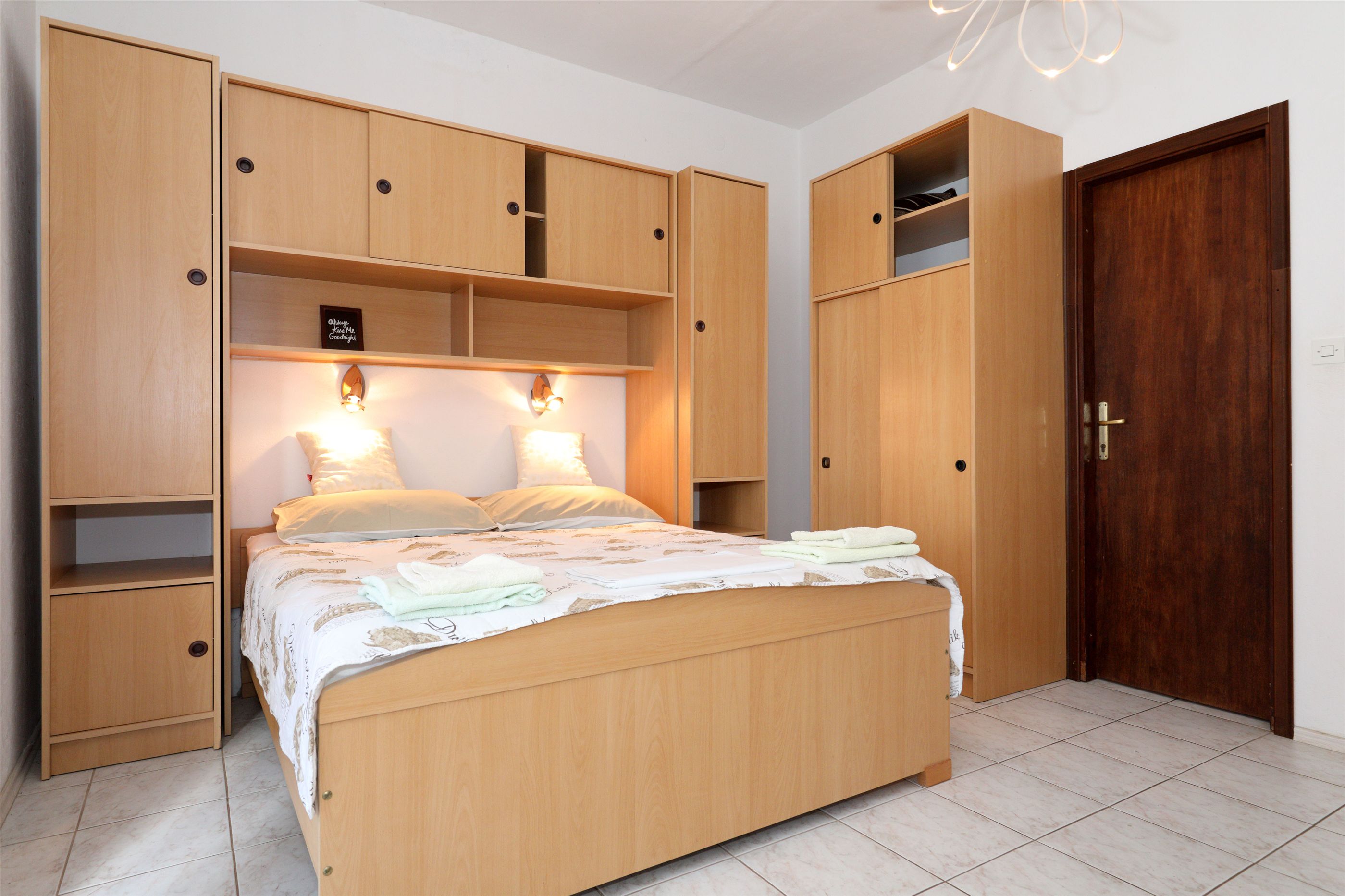 Rooms Jeriko 28681-S1