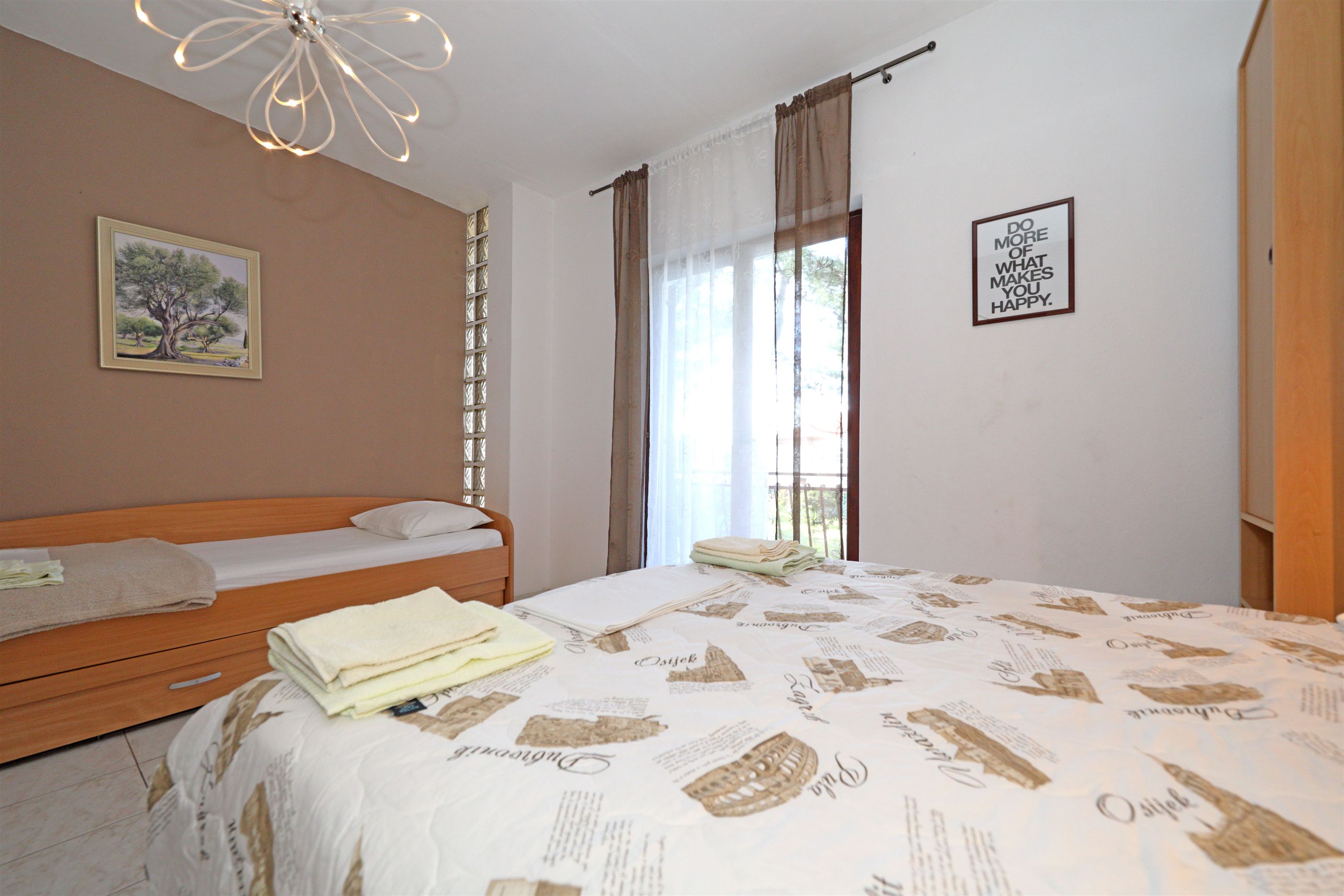 Rooms Jeriko 28681-S1