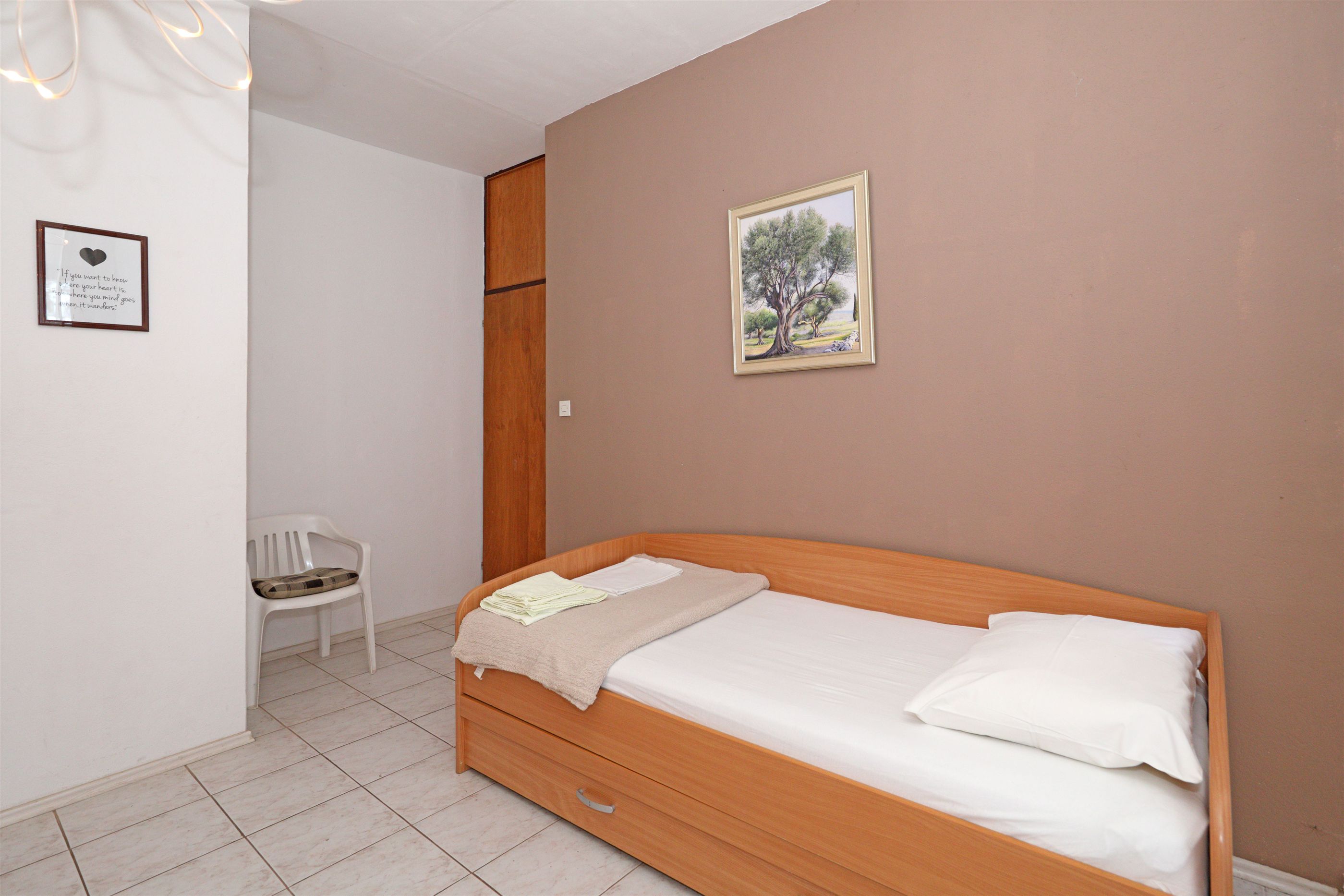 Rooms Jeriko 28681-S1