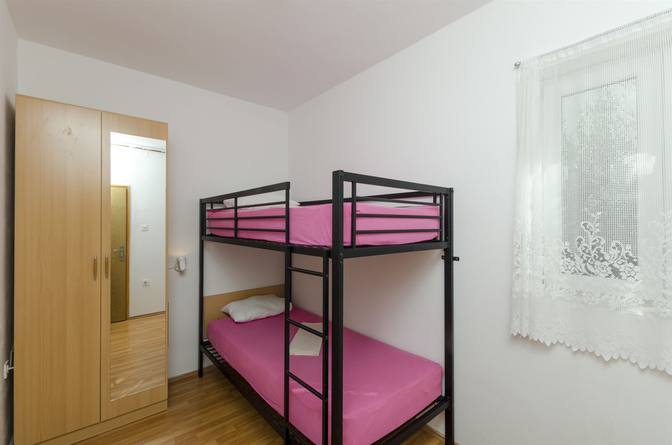 Apartments Vinko 27131-A1